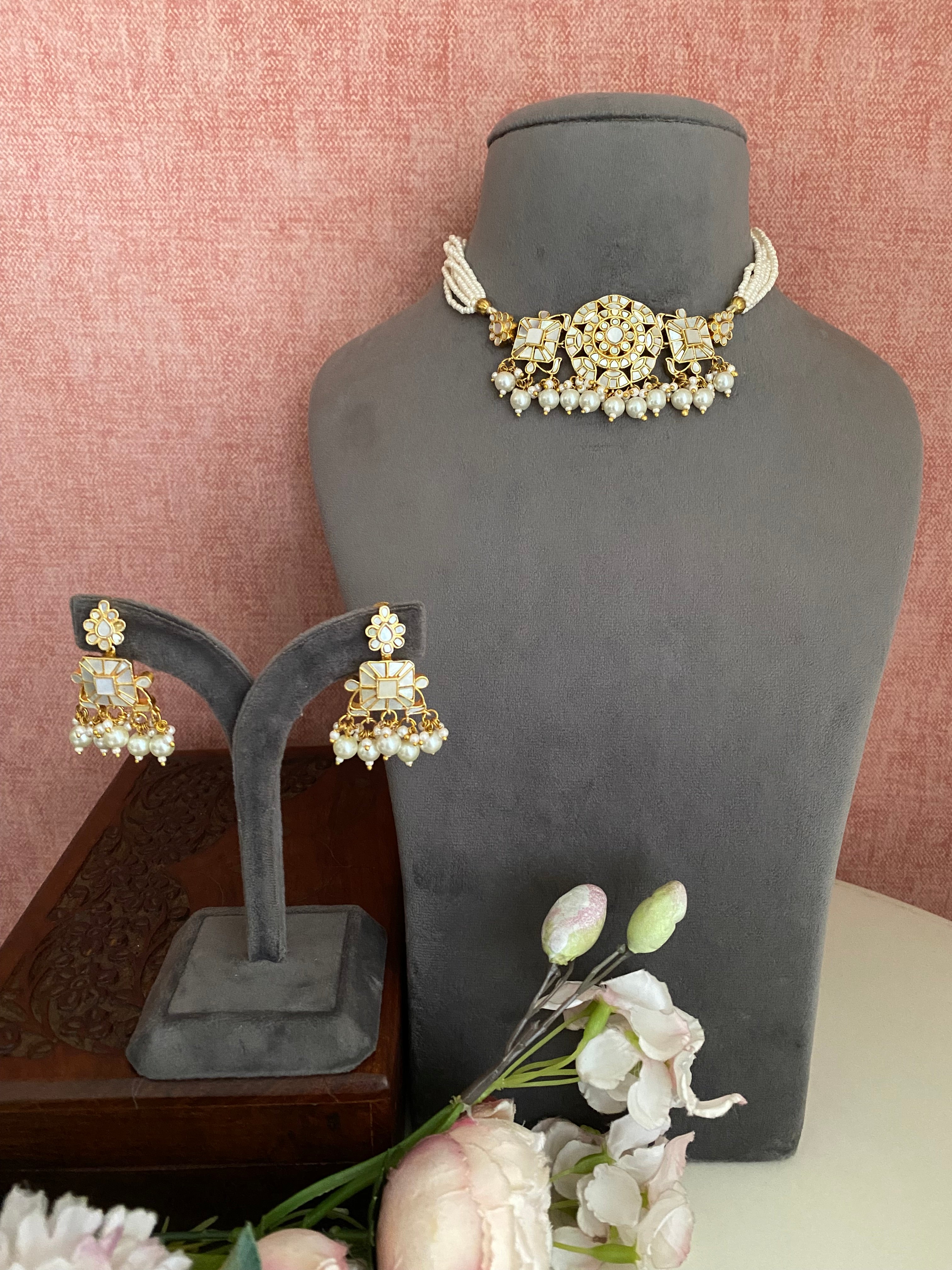 Mother of Pearl Choker set