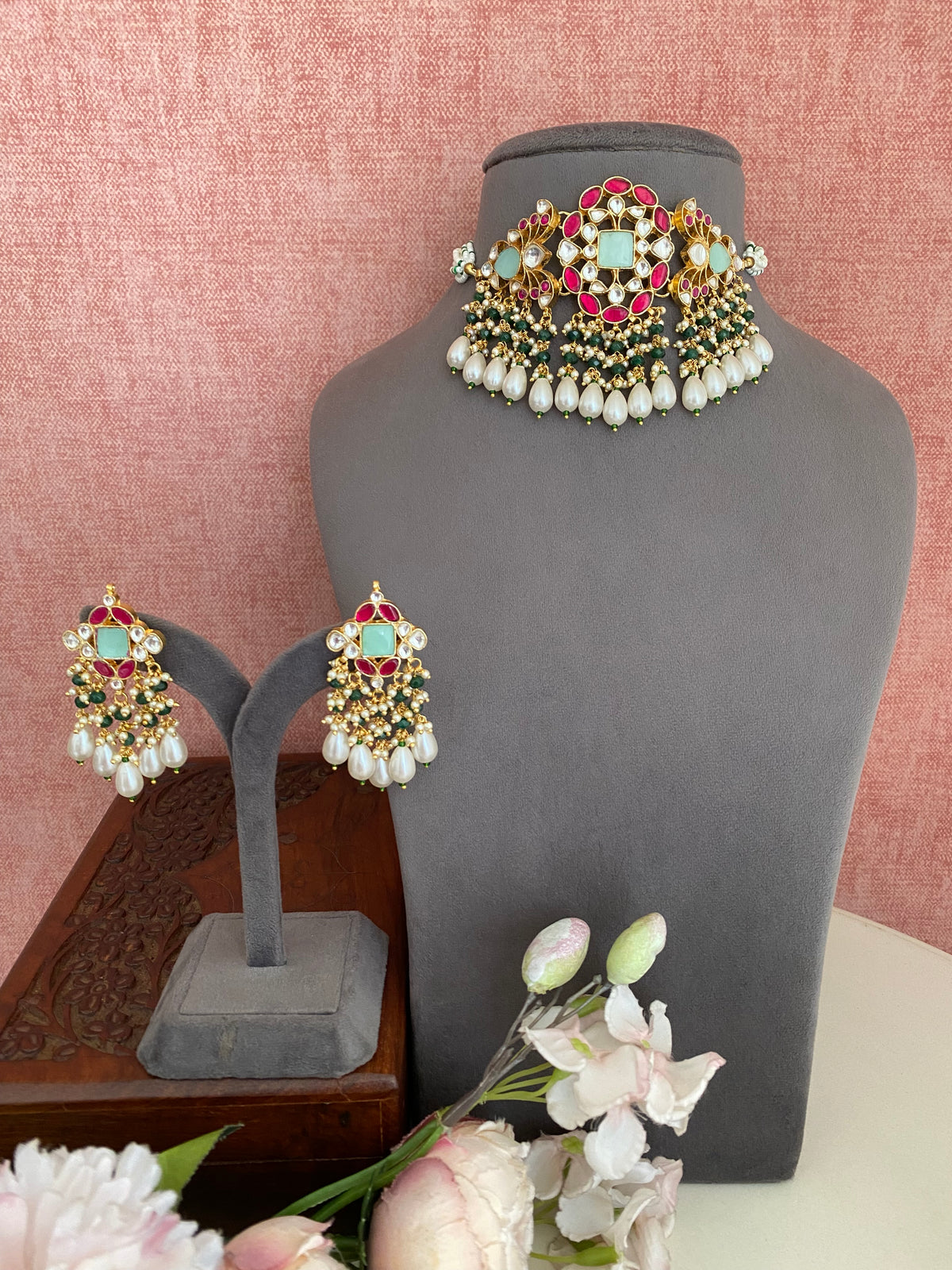 Gold plated Kundan Choker Set
