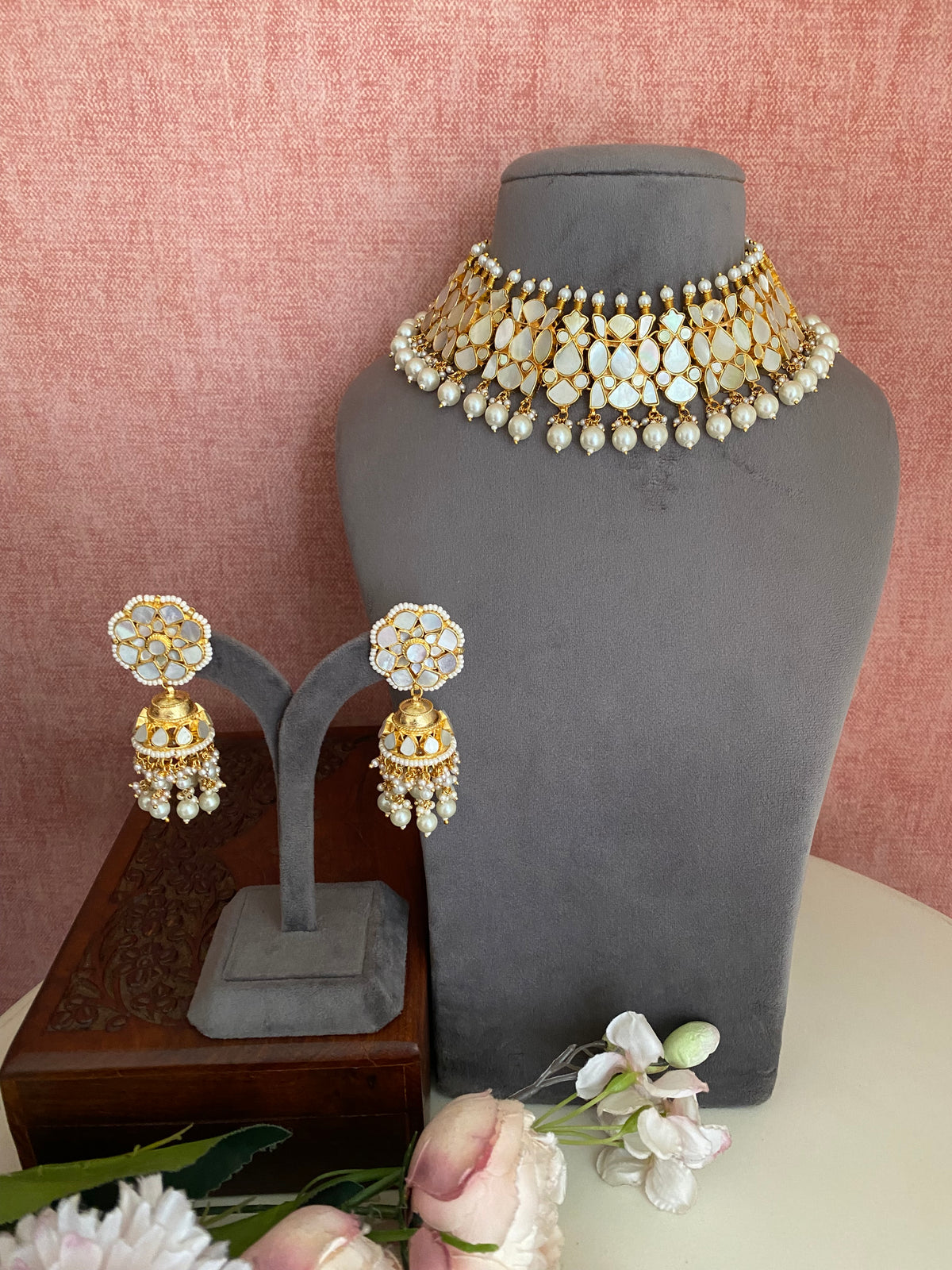 Mother Of Pearl Necklace Set