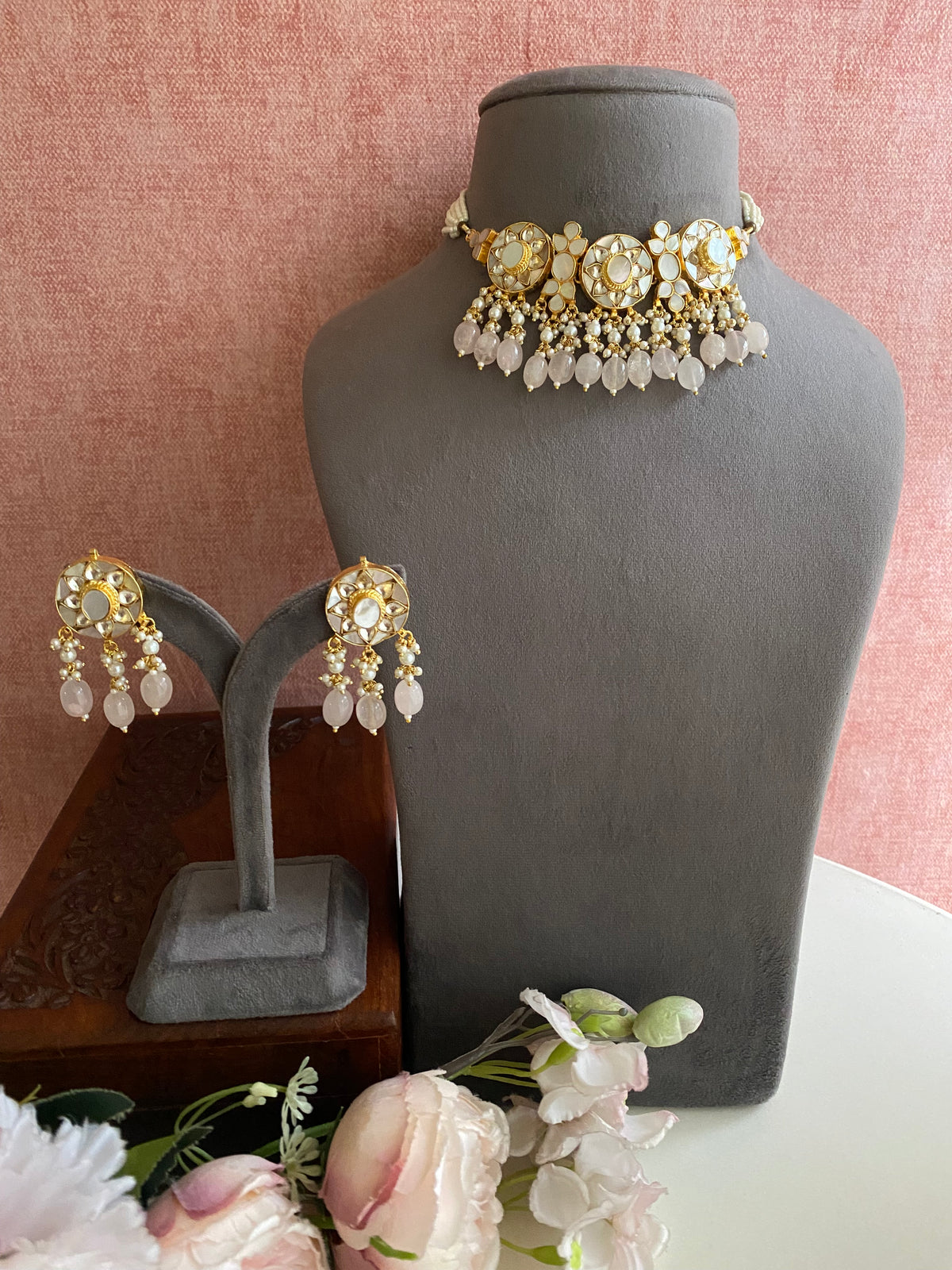 Mother Of Pearl Necklace Set in pink drops
