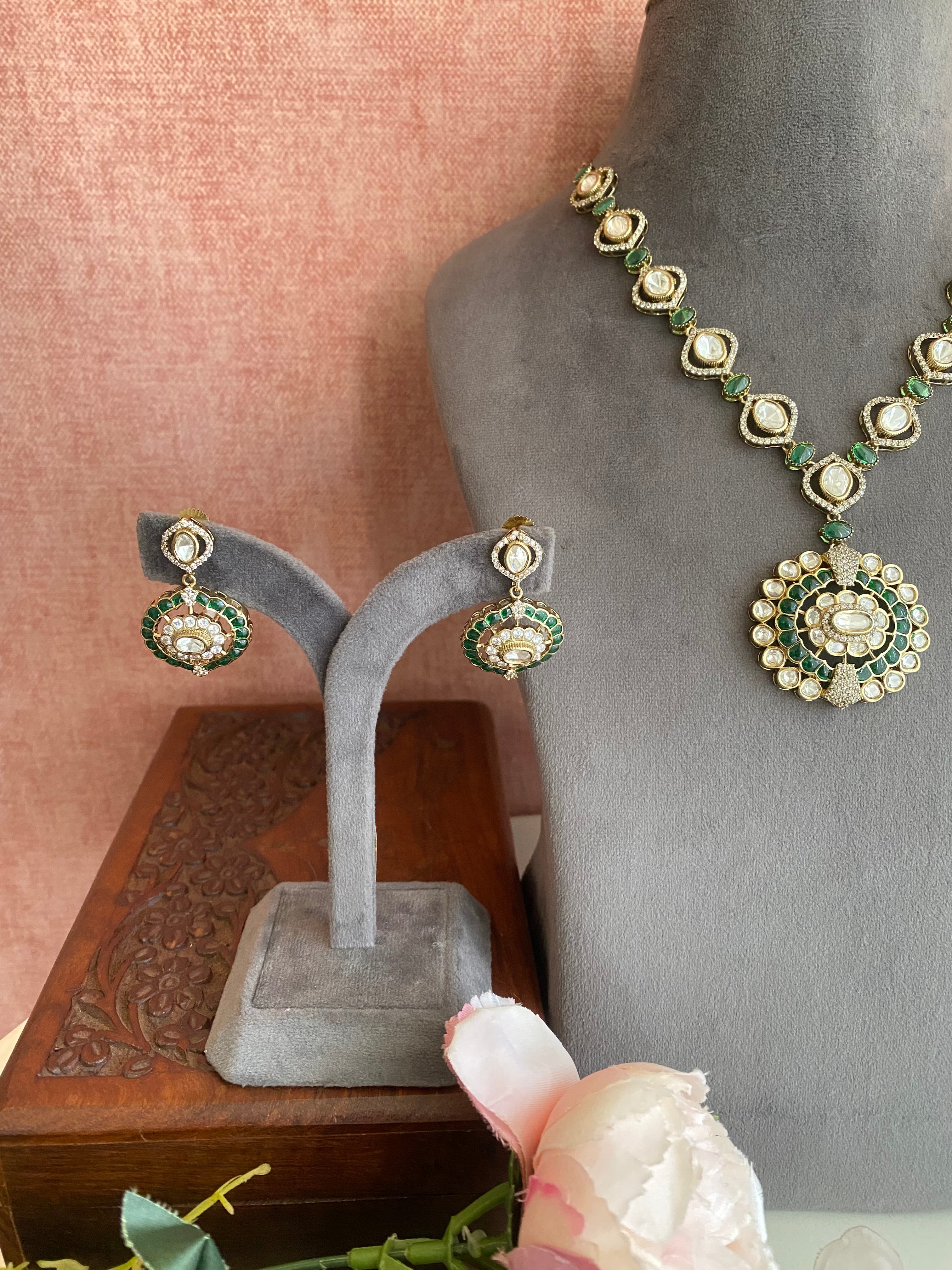 Moissanite green Necklace Set