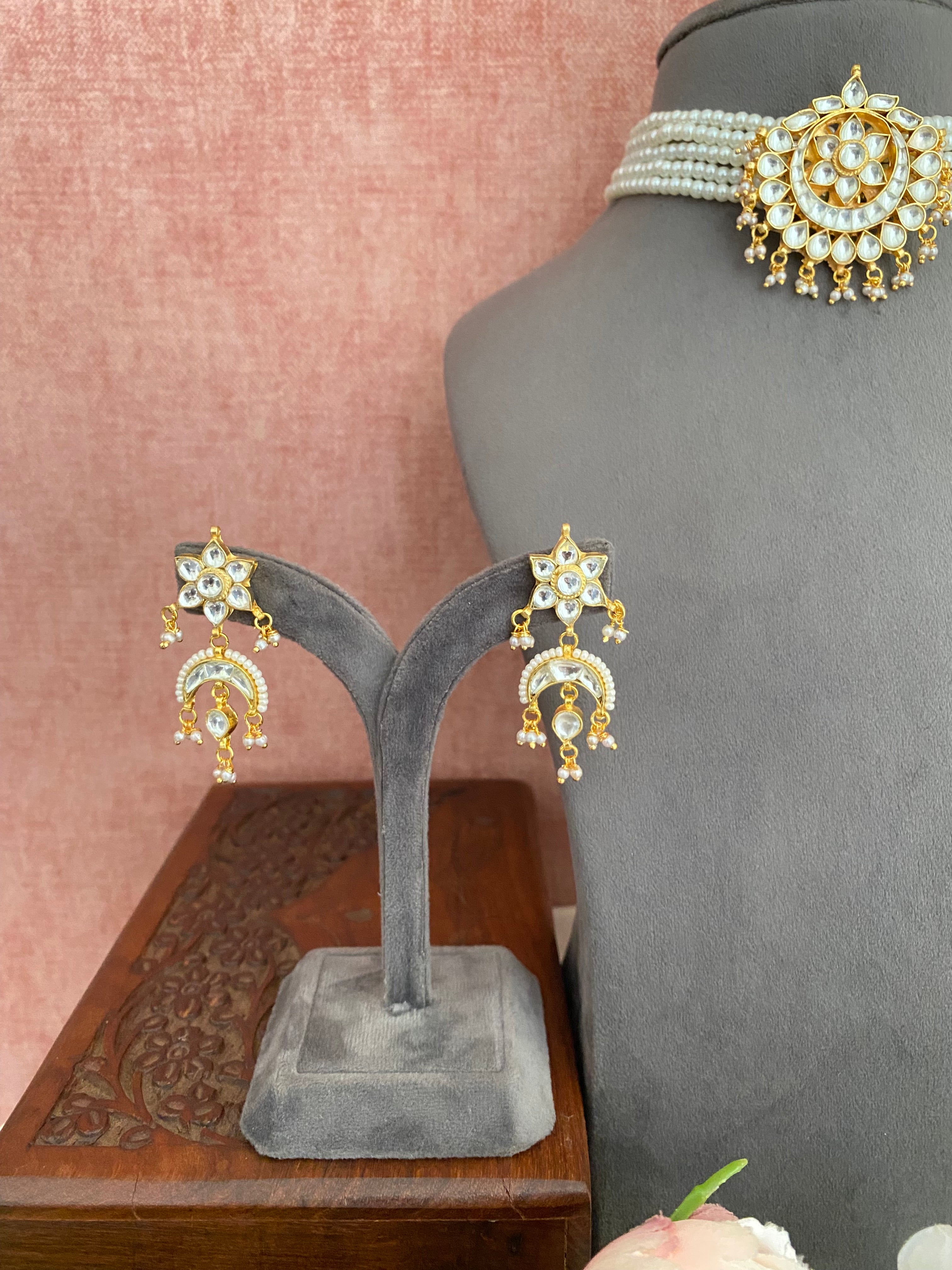 Gold plated Kundan Choker Set