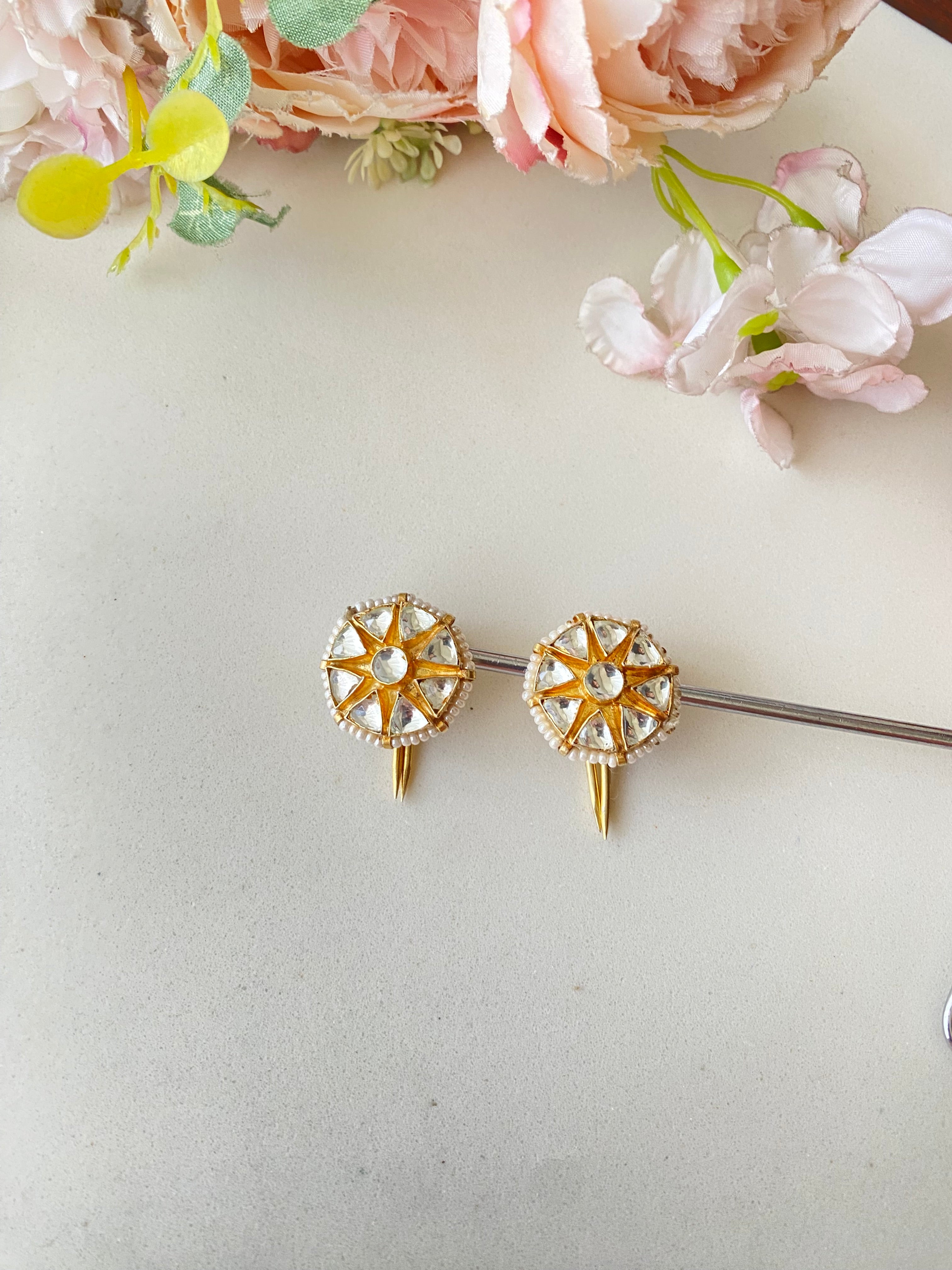 Gold Plated Kundan braid pin