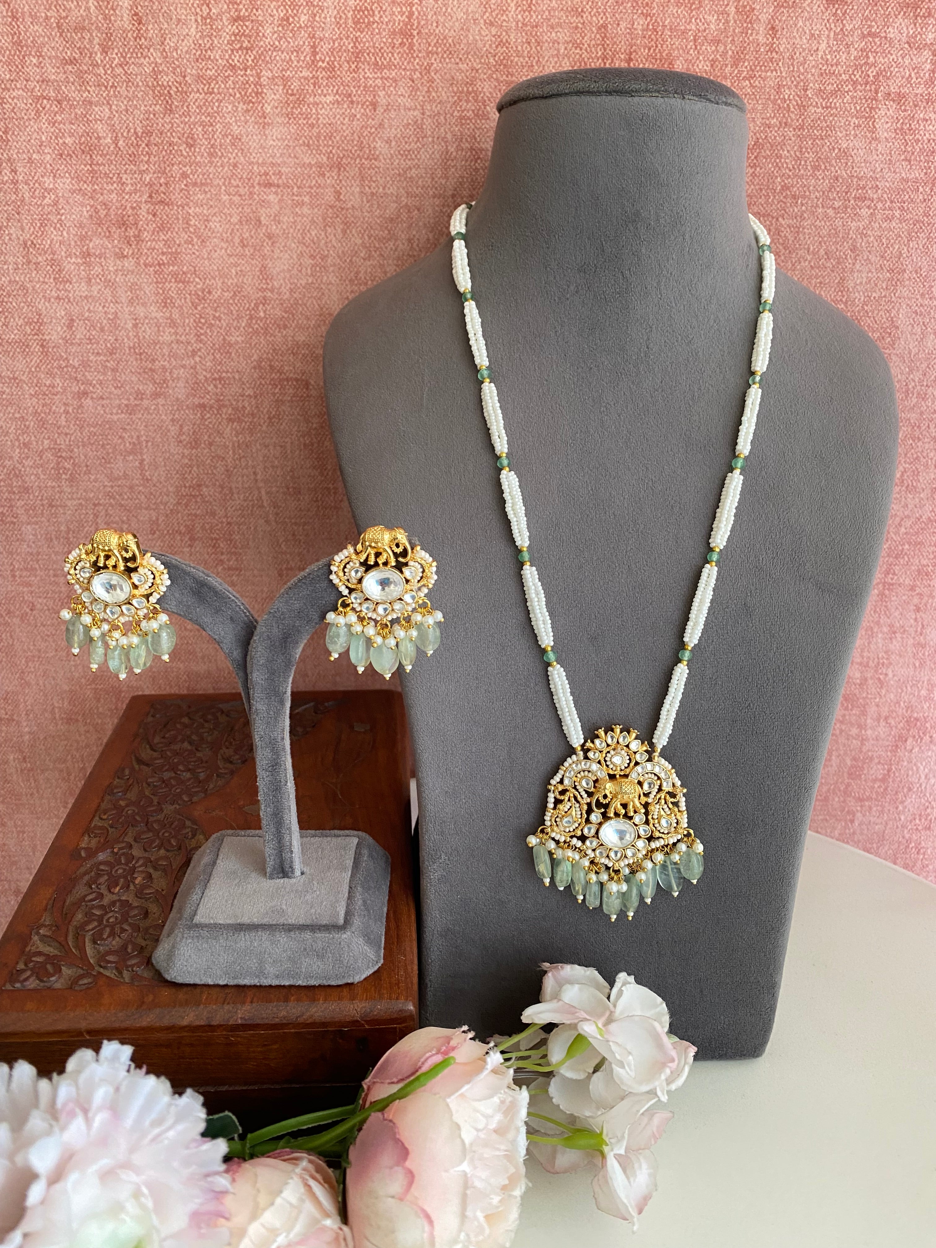 Kundan Long Necklace Set In Mint Drops