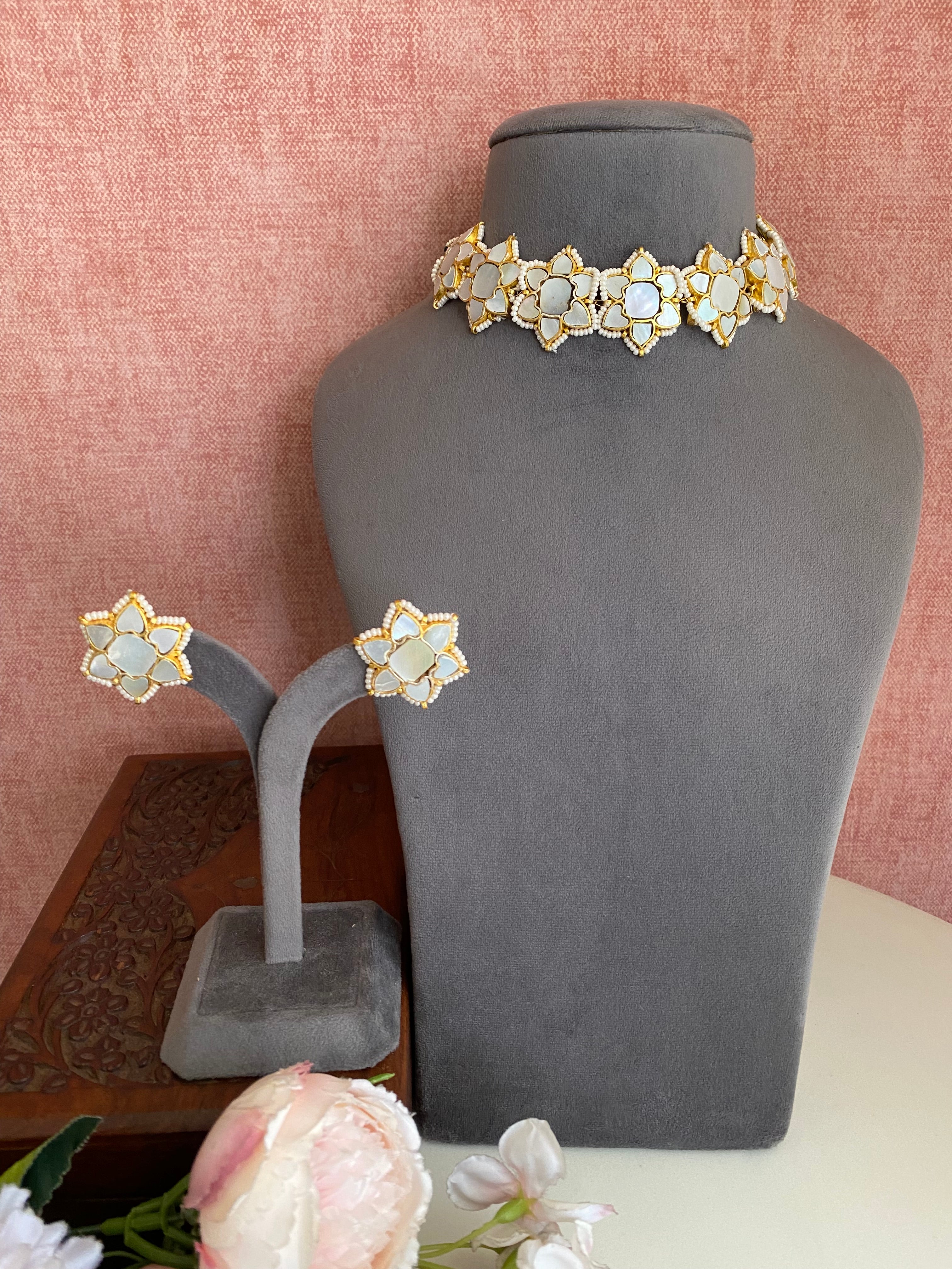 Mother of Pearl Choker set