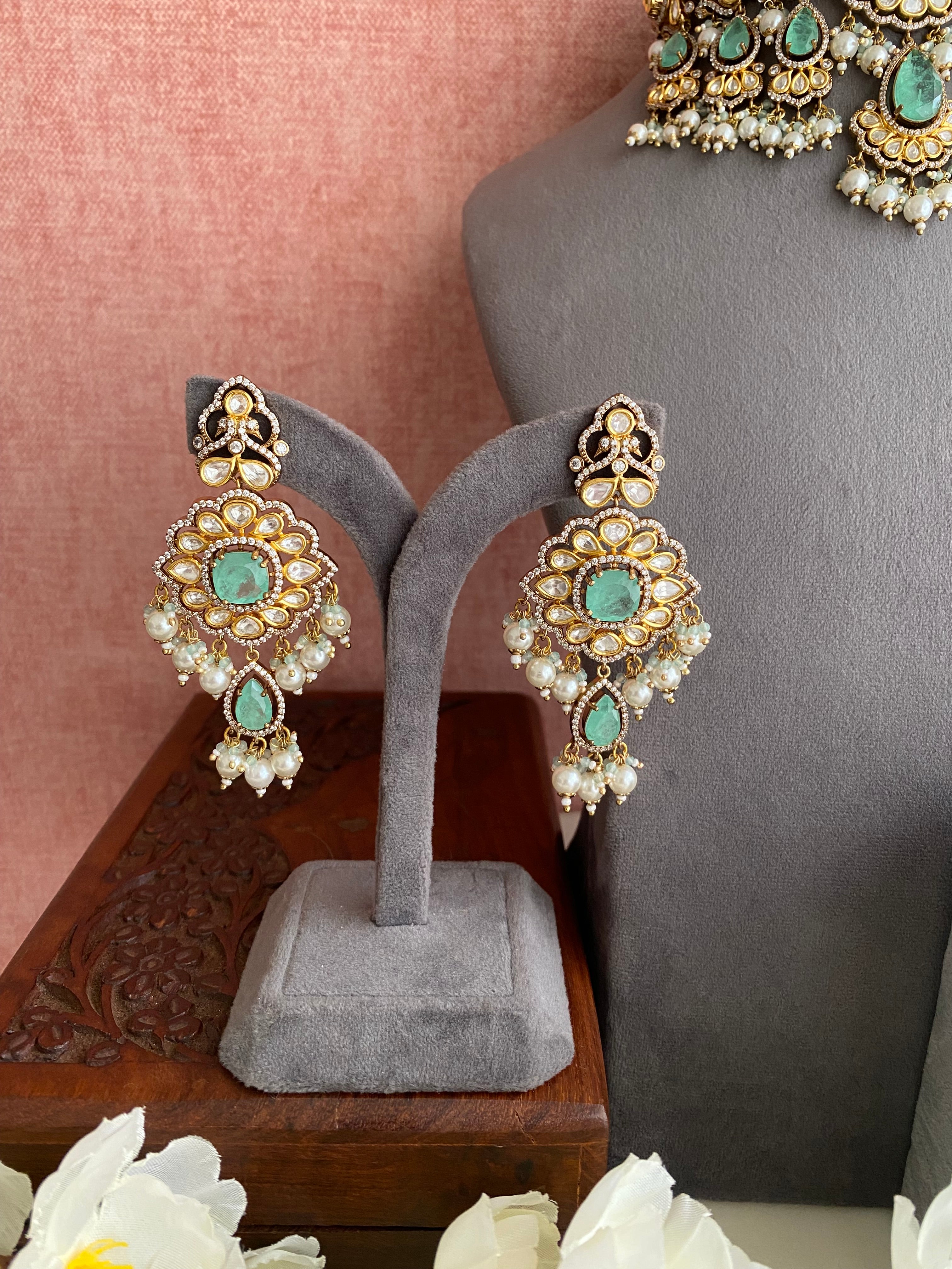 Mint Stone Moissanite Choker Set