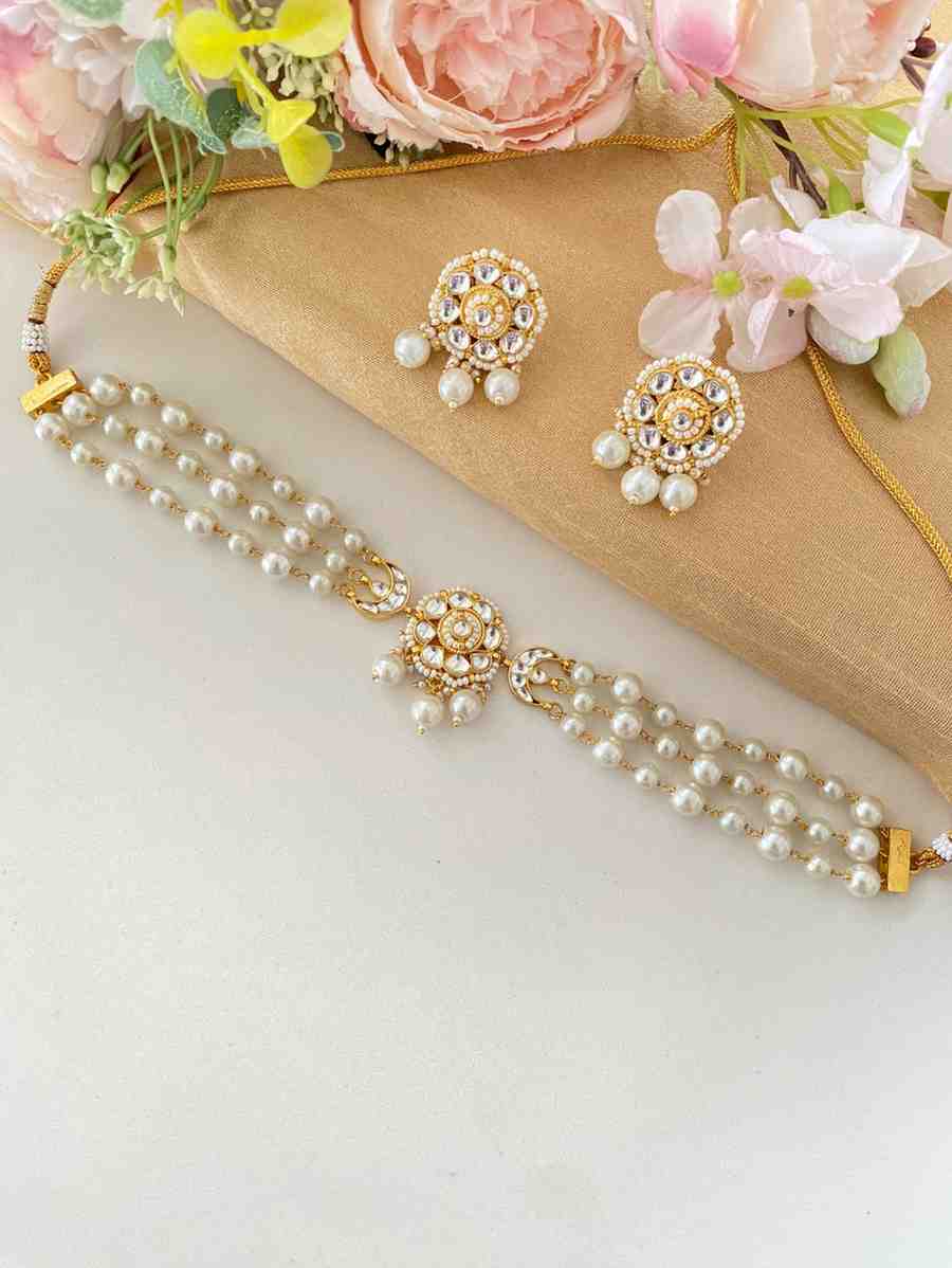 Gold plated Kundan Choker Set