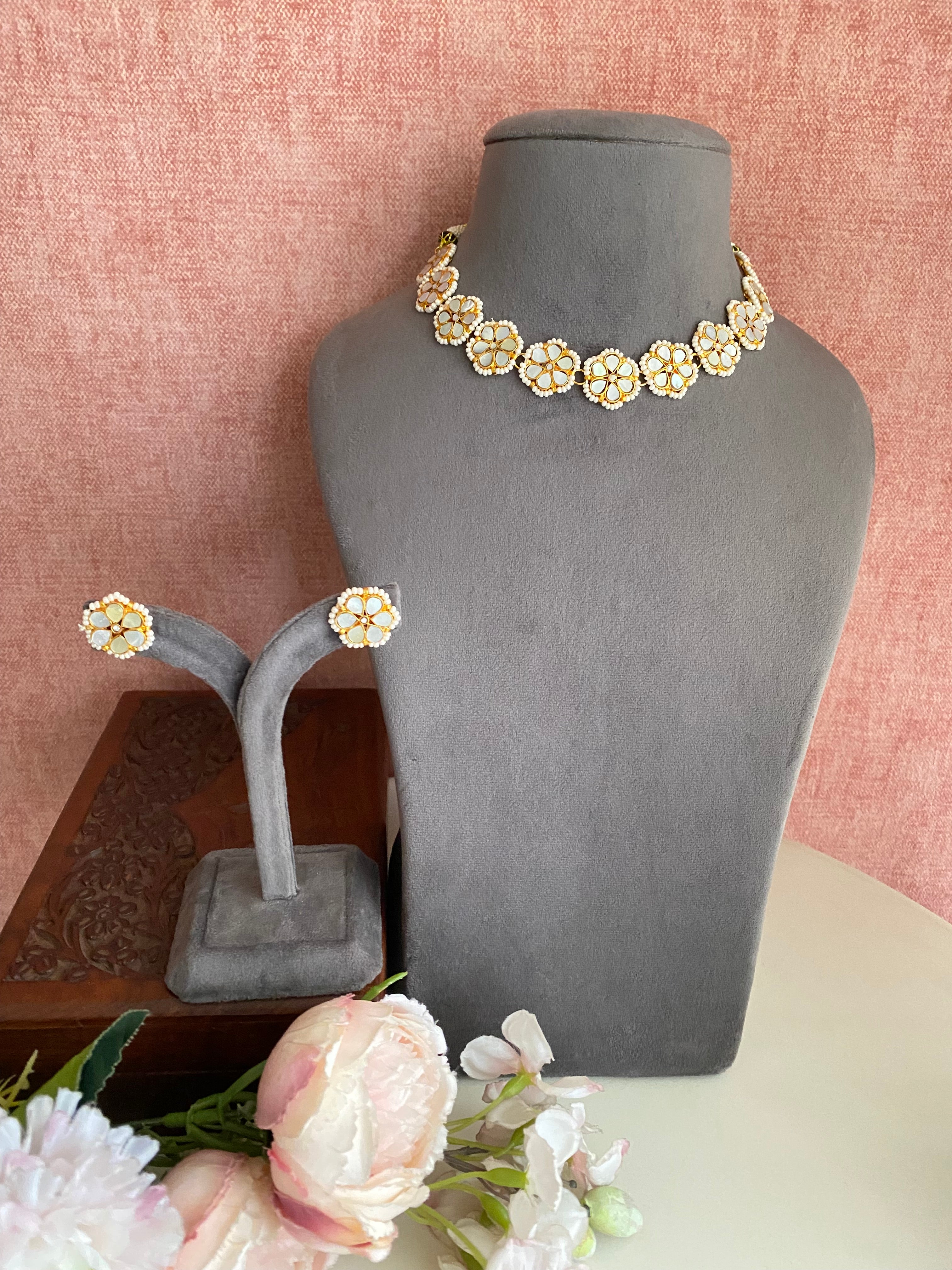 Mother of pearl Choker set