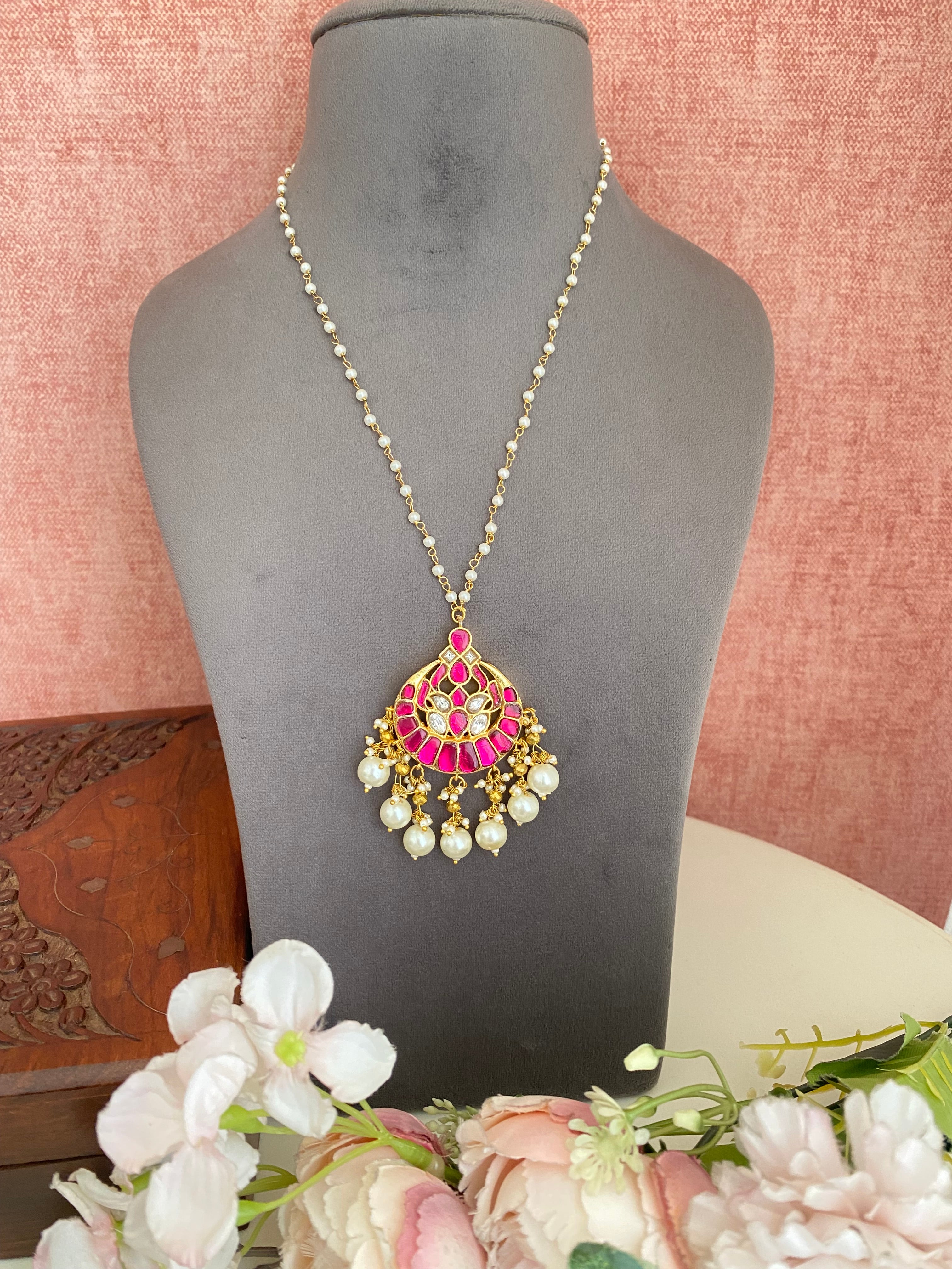 Gold plated Pink Kundan Pendant Set