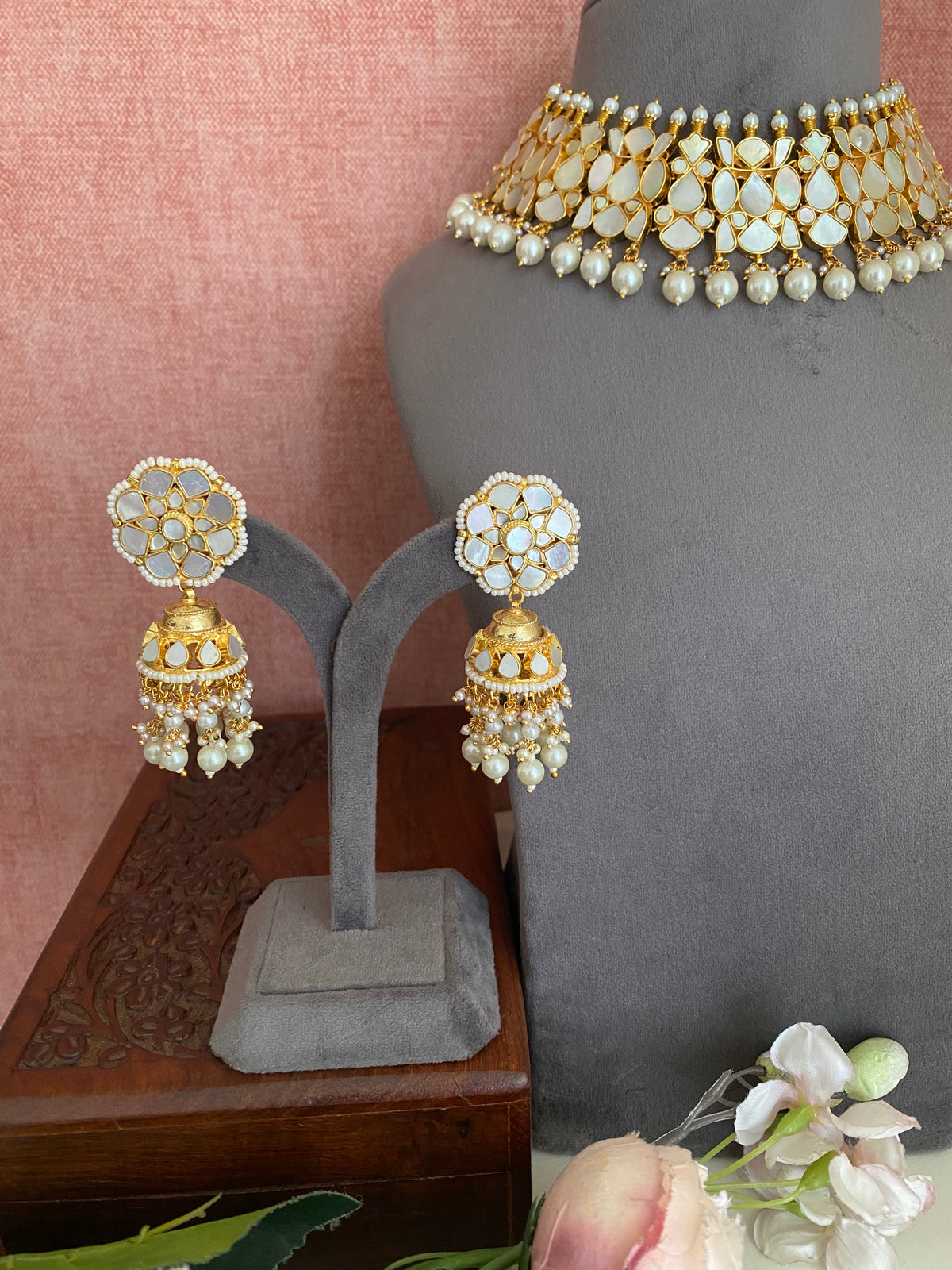 Mother Of Pearl Necklace Set