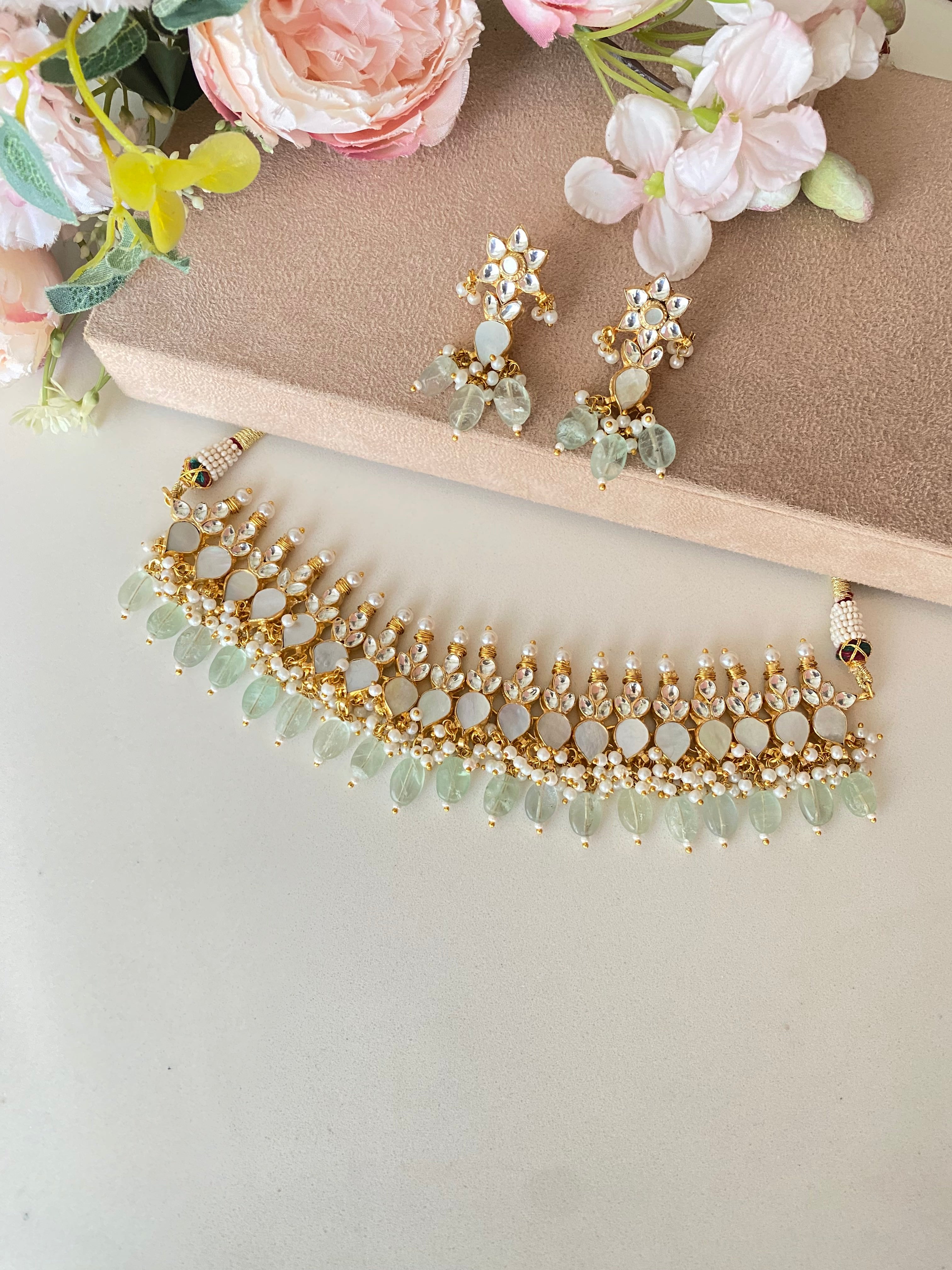 Mother Of Pearl choker set in Mint drops