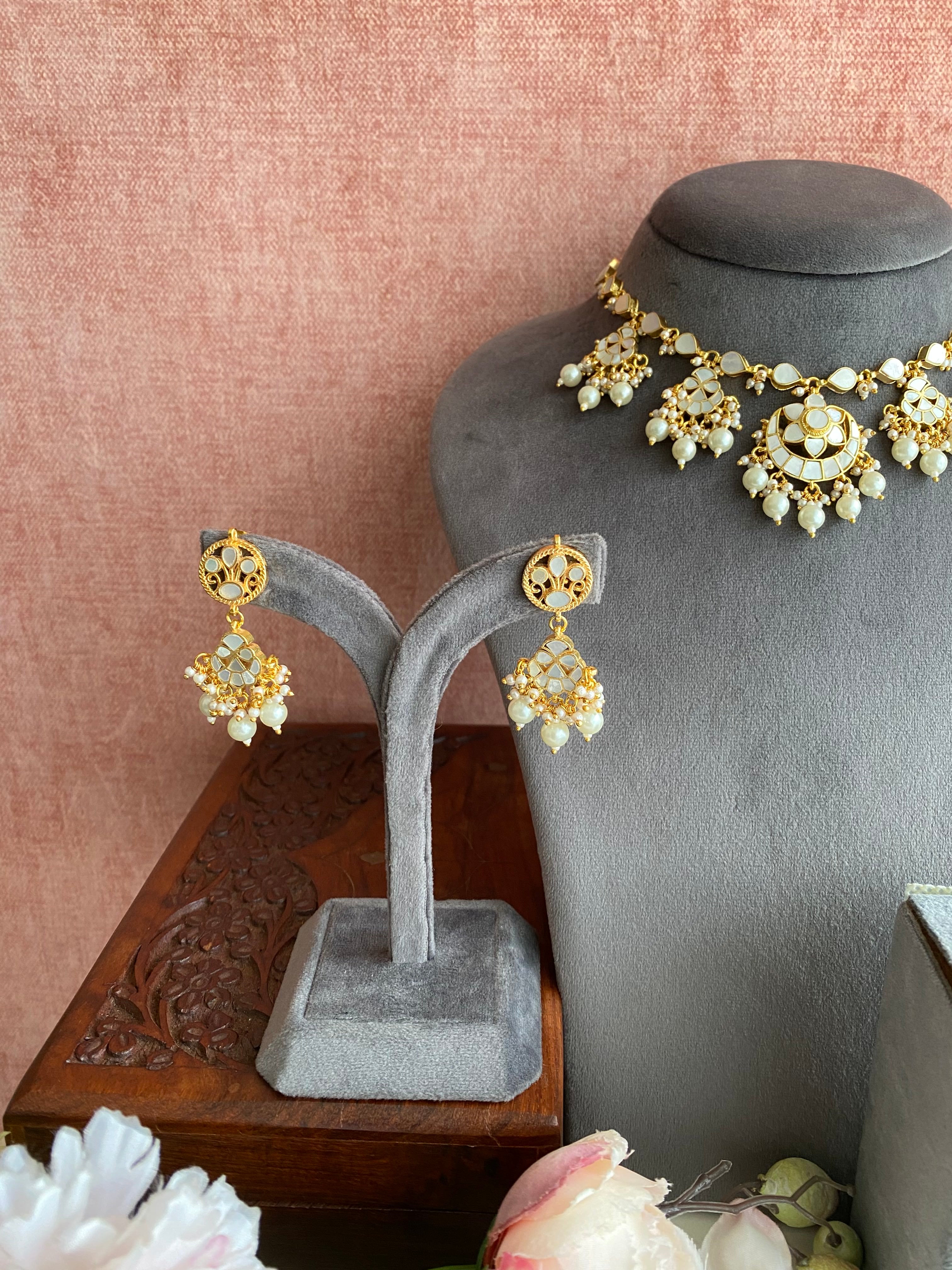 Mother of pearl Necklace Set