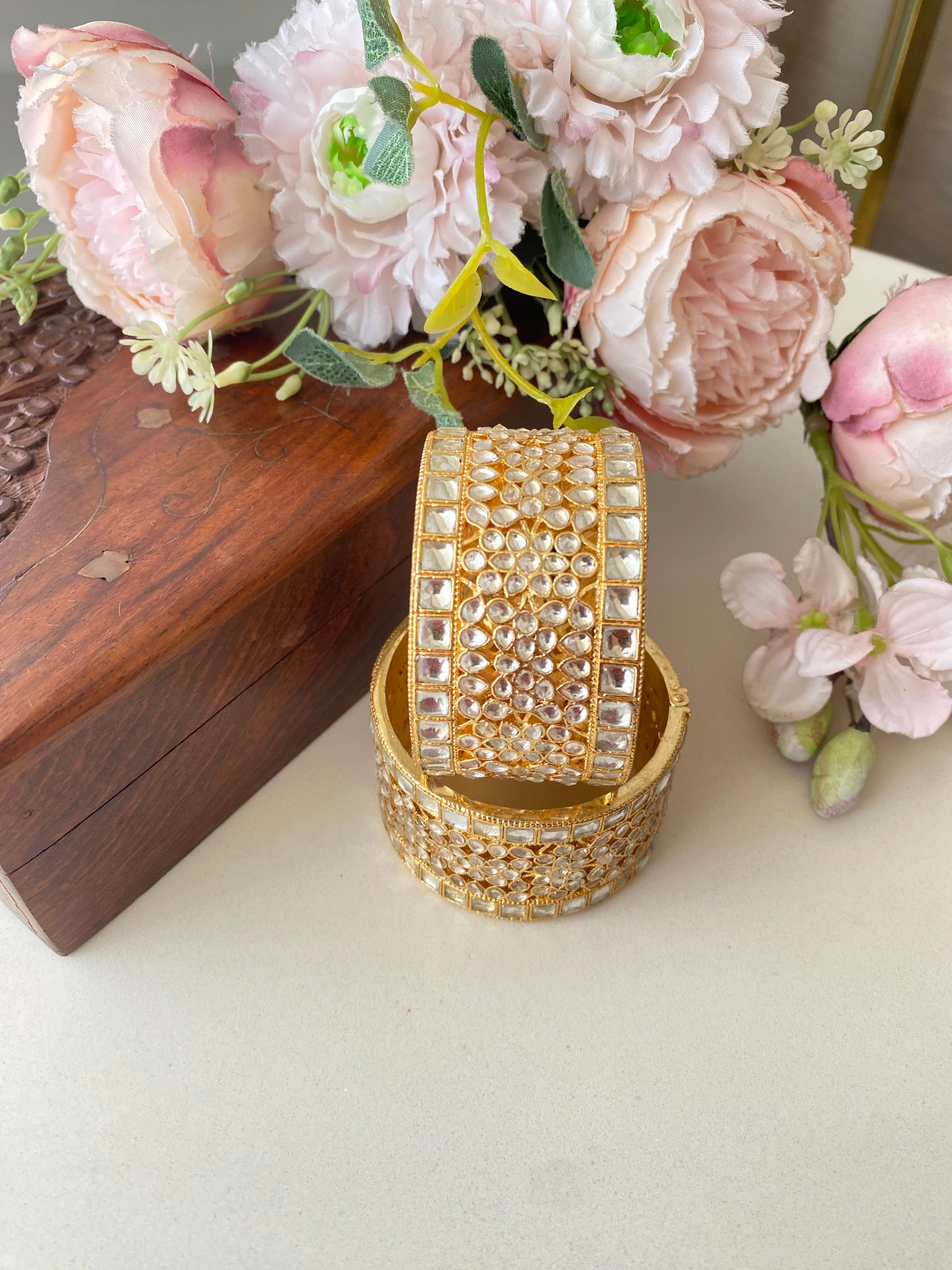 Gold plated Kundan Broad Bangle