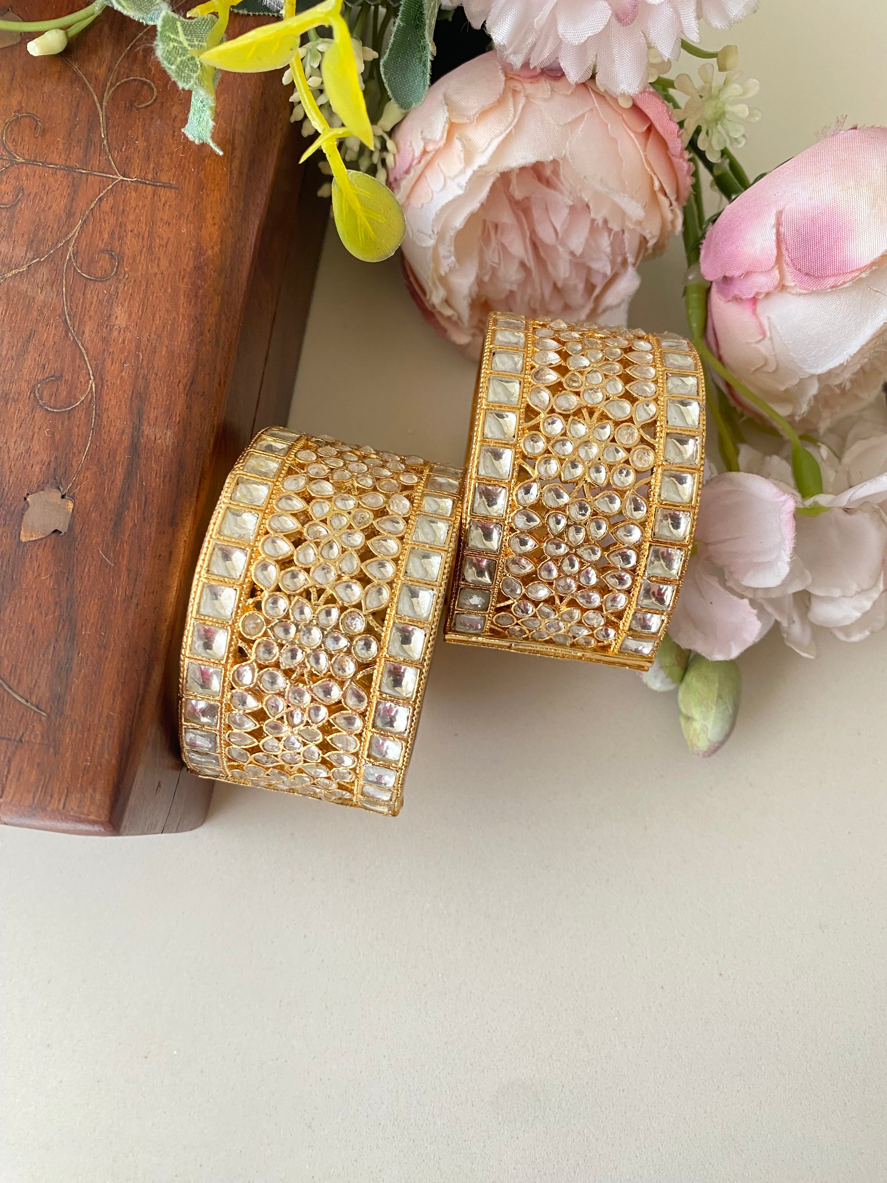 Gold plated Kundan Broad Bangle