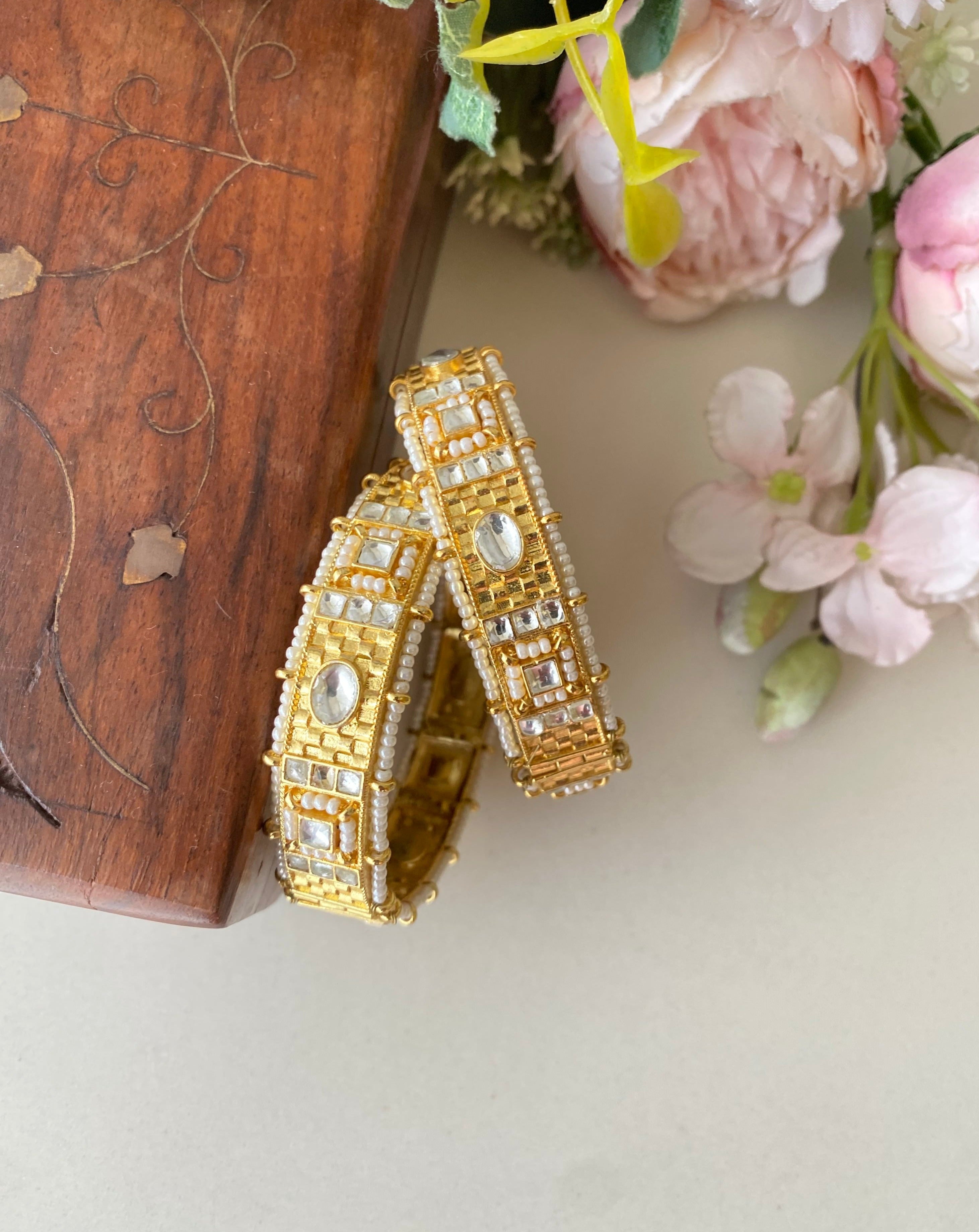 Gold plated Kundan Bangle