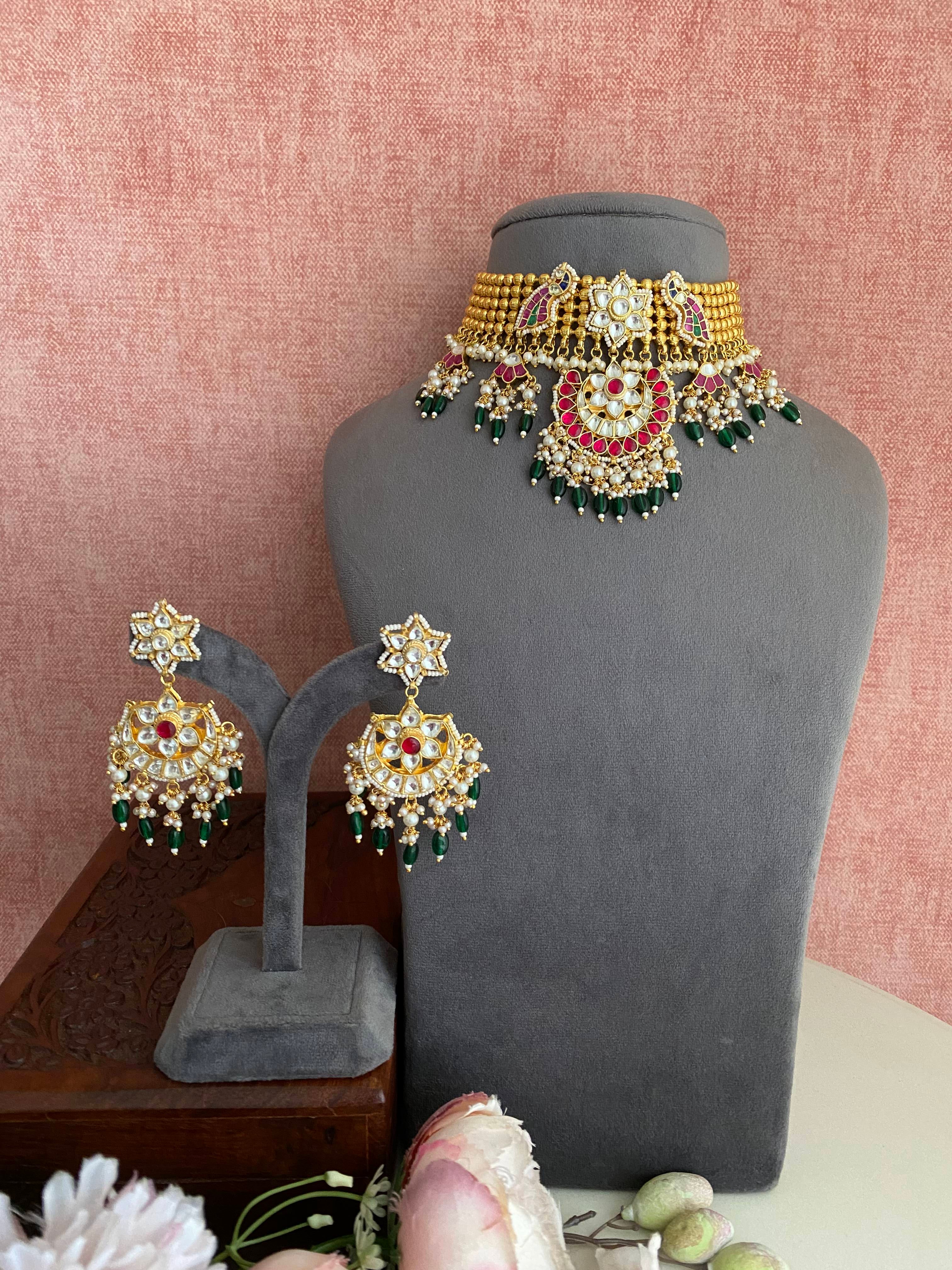 Gold Plated Antique Kundan Choker Set in Green Drops