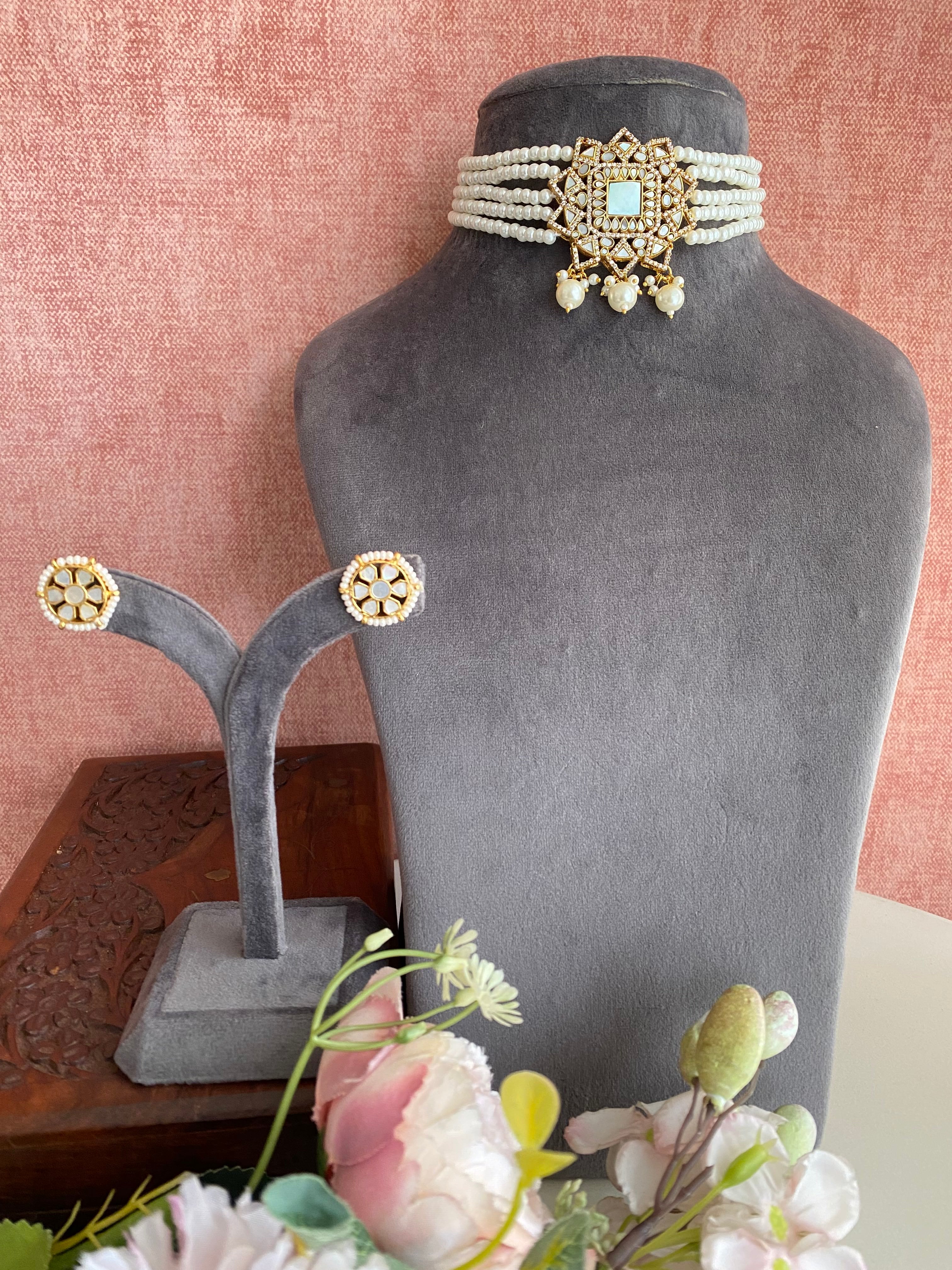 Mother of Pearl Choker set