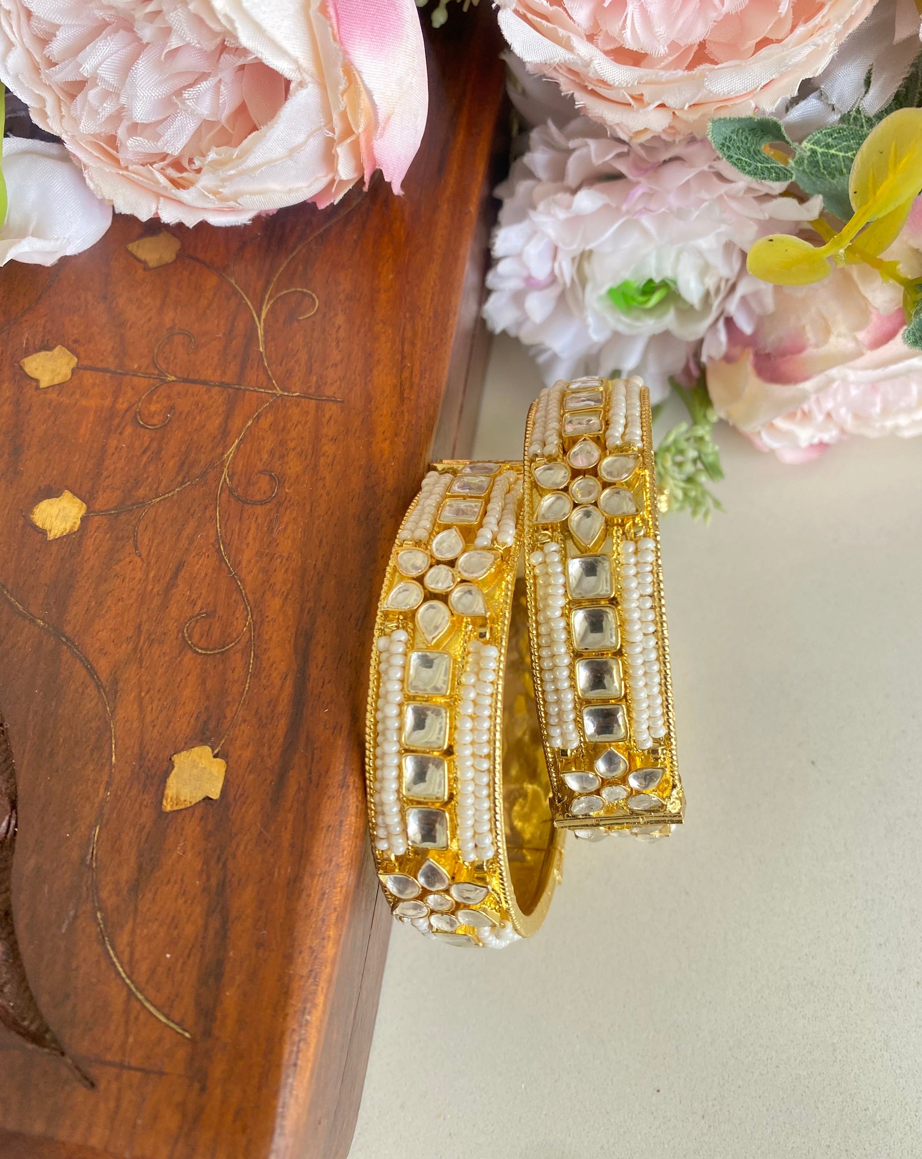 Gold plated Kundan Bangle