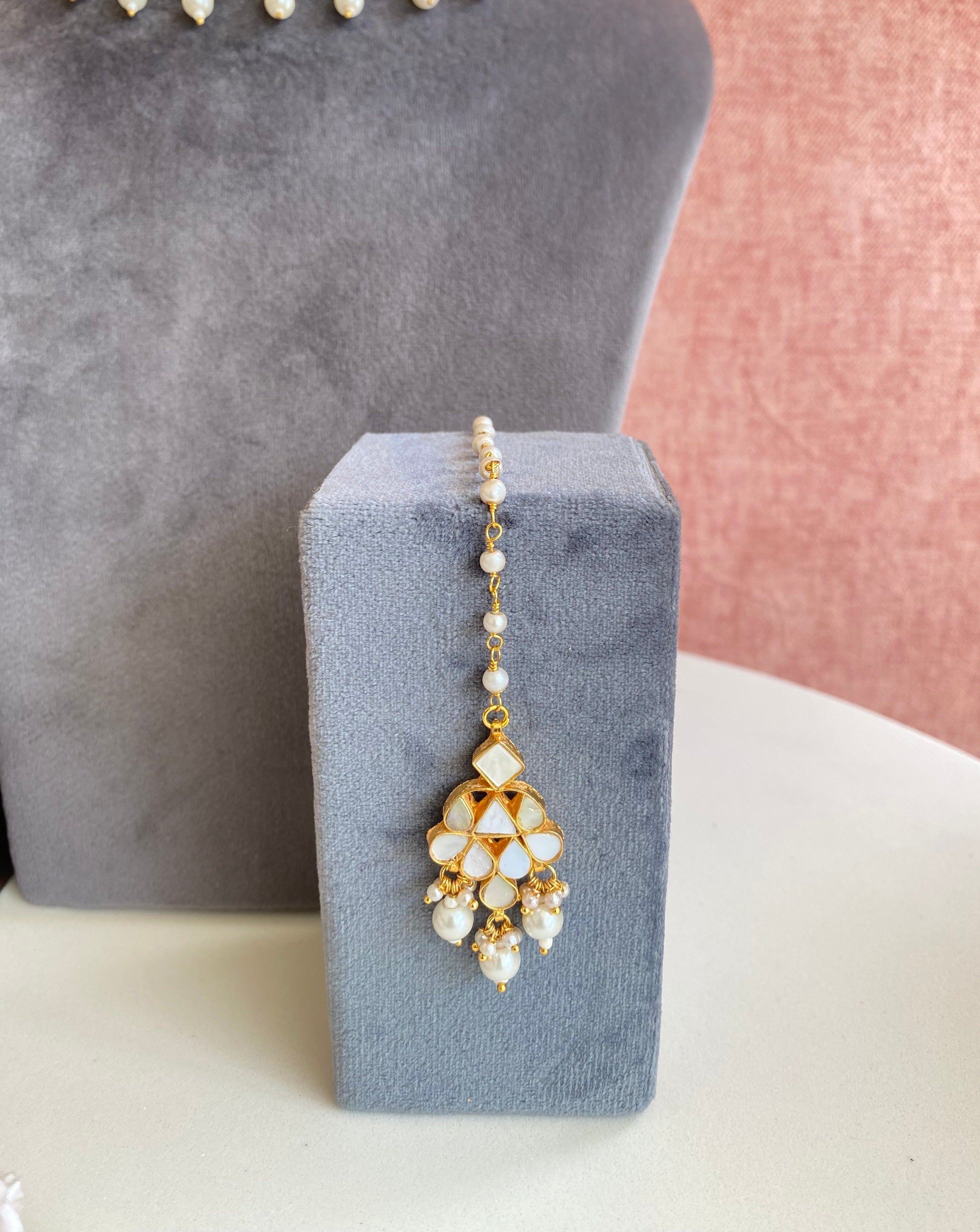 Mother of pearl necklace set