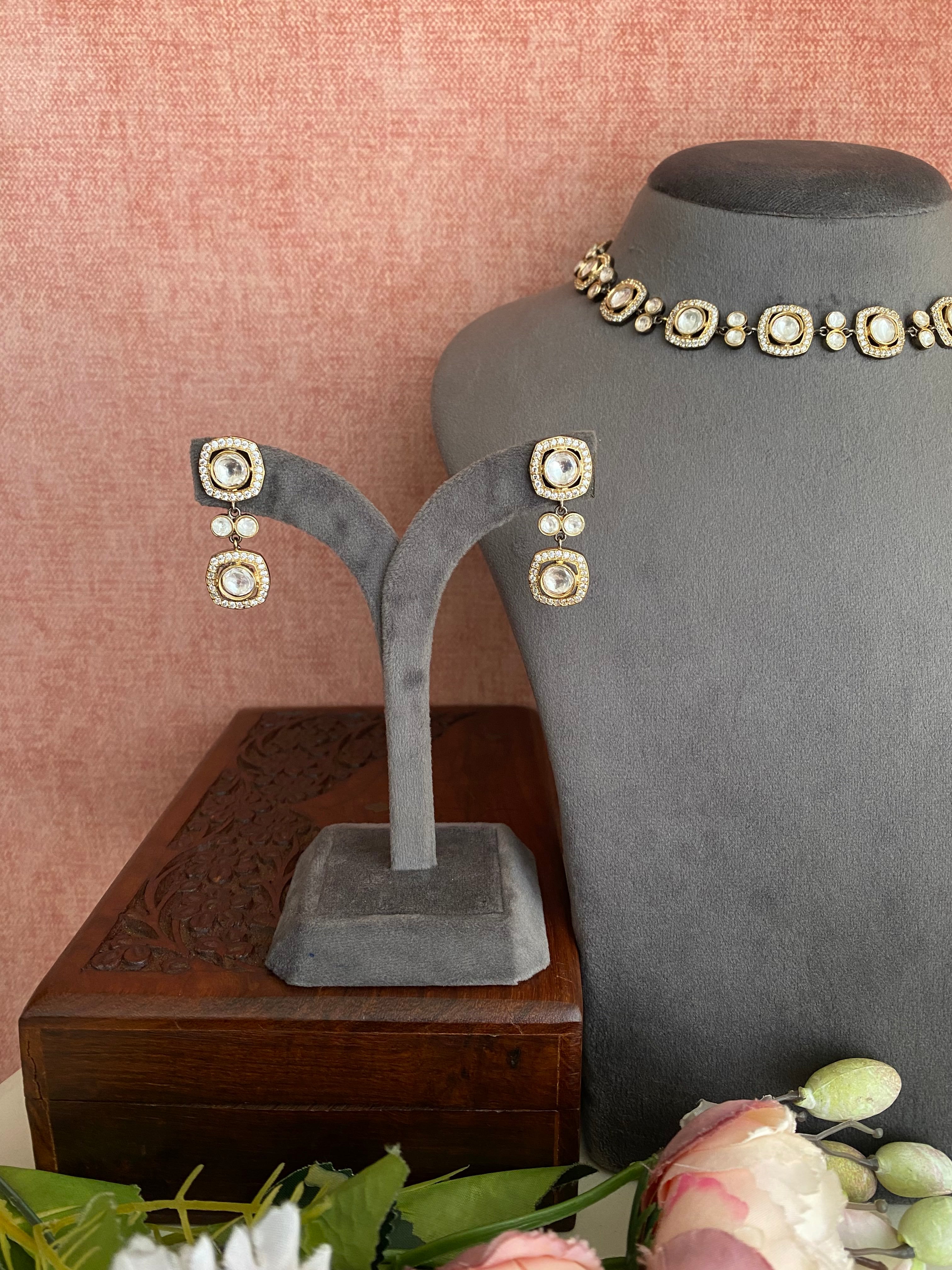 Silver plated Moissanite Choker set