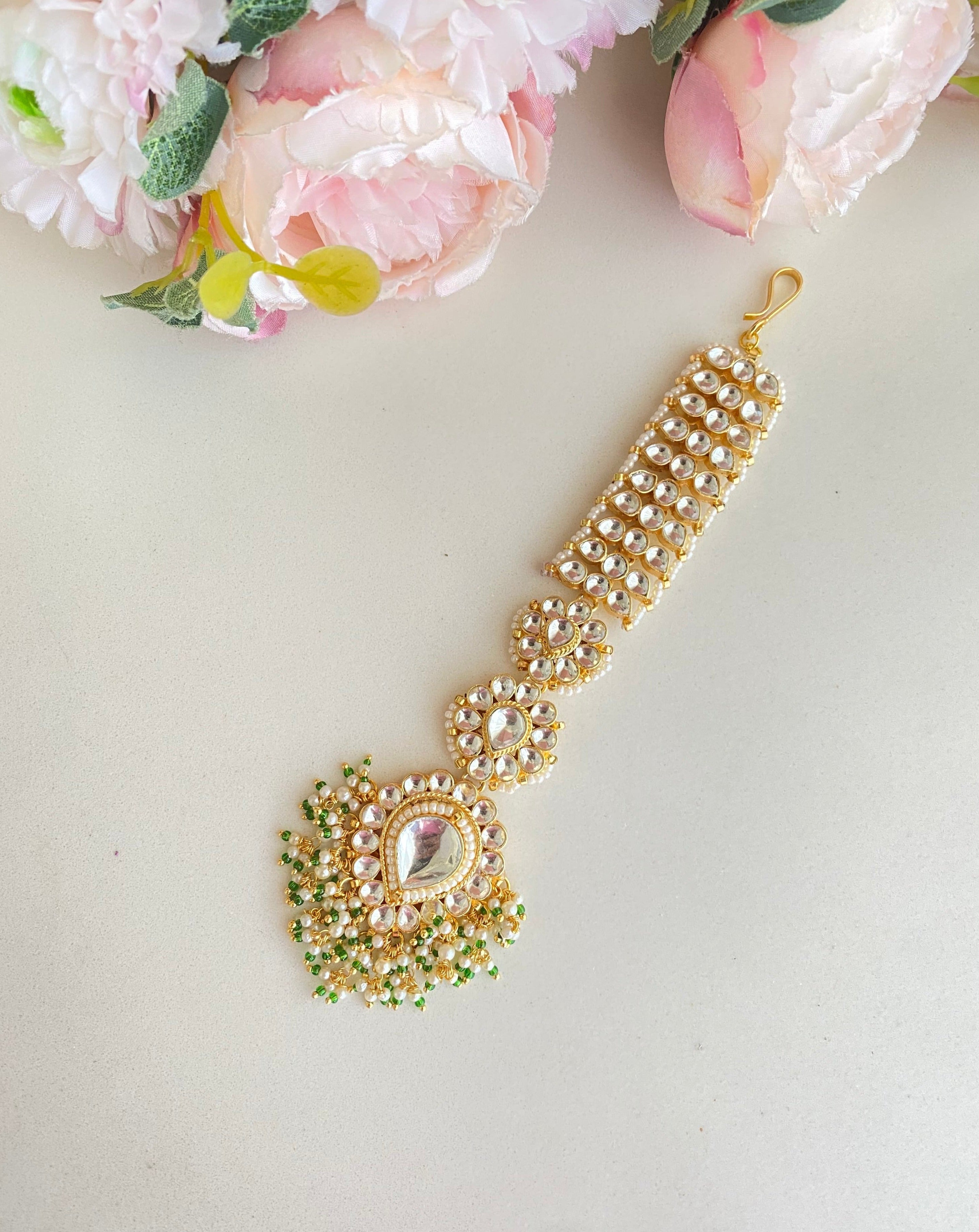 Kundan Tikka in Green Pearl