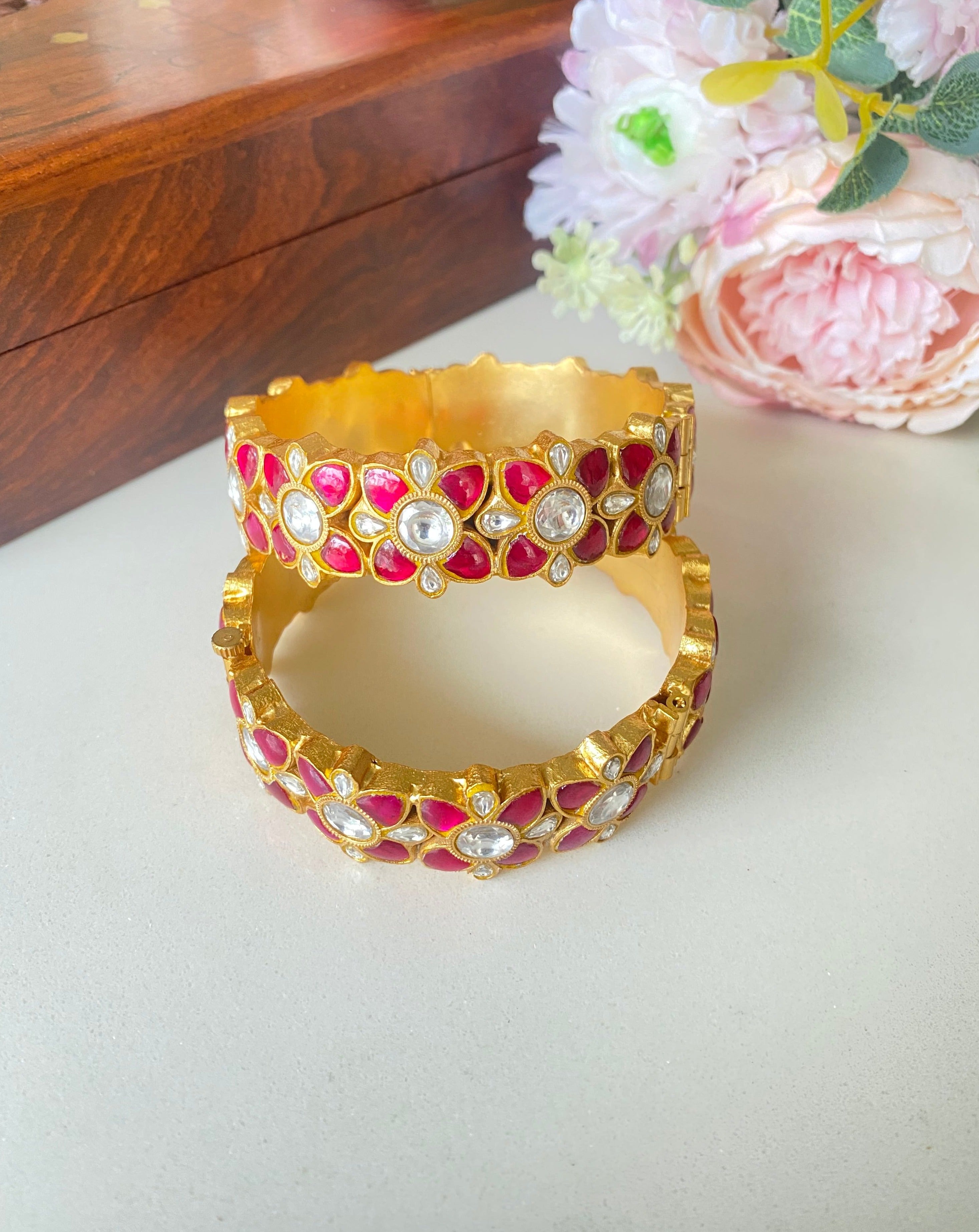 Gold Plated Pink Kundan Bangle