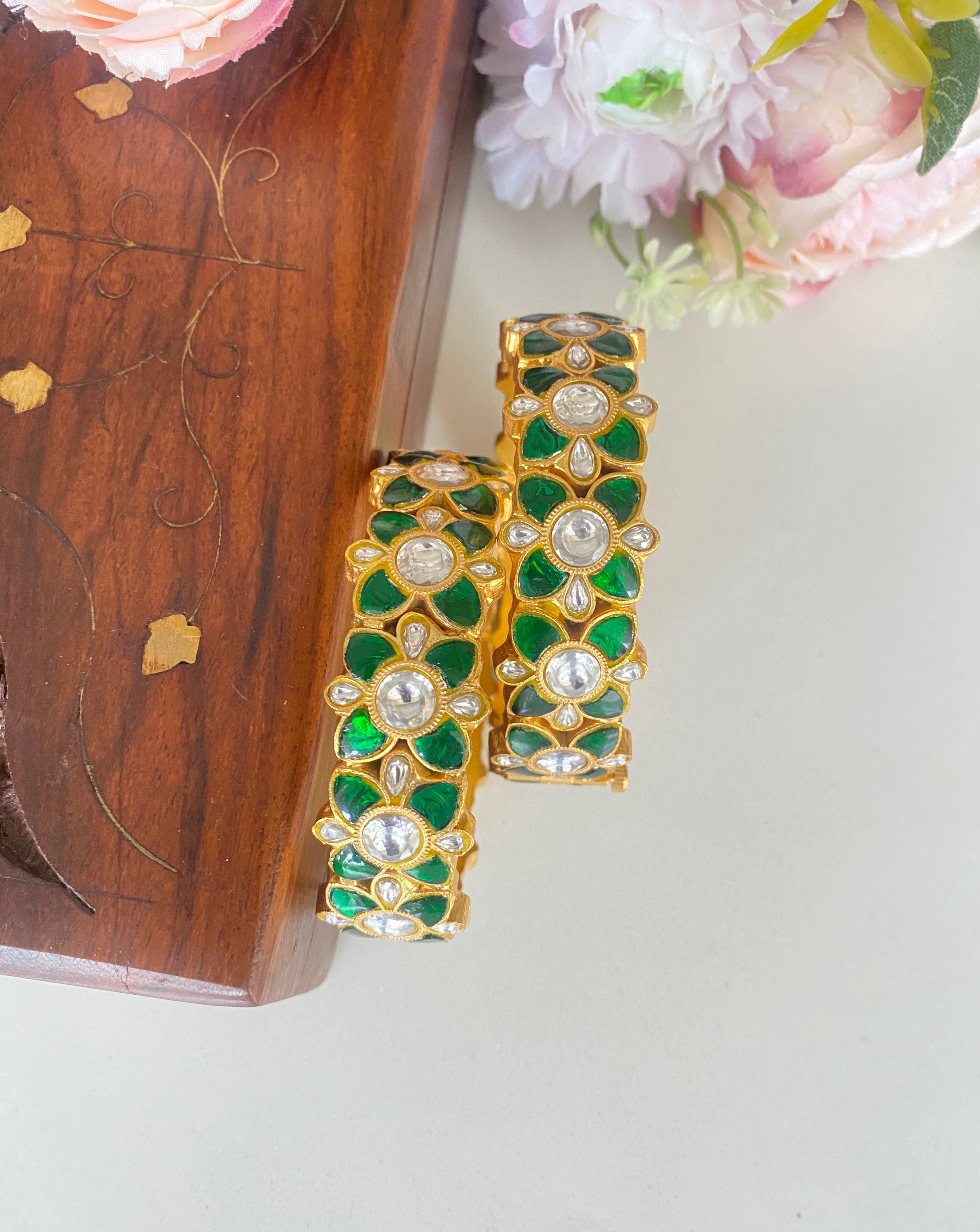 Gold plated Green Kundan Bangle