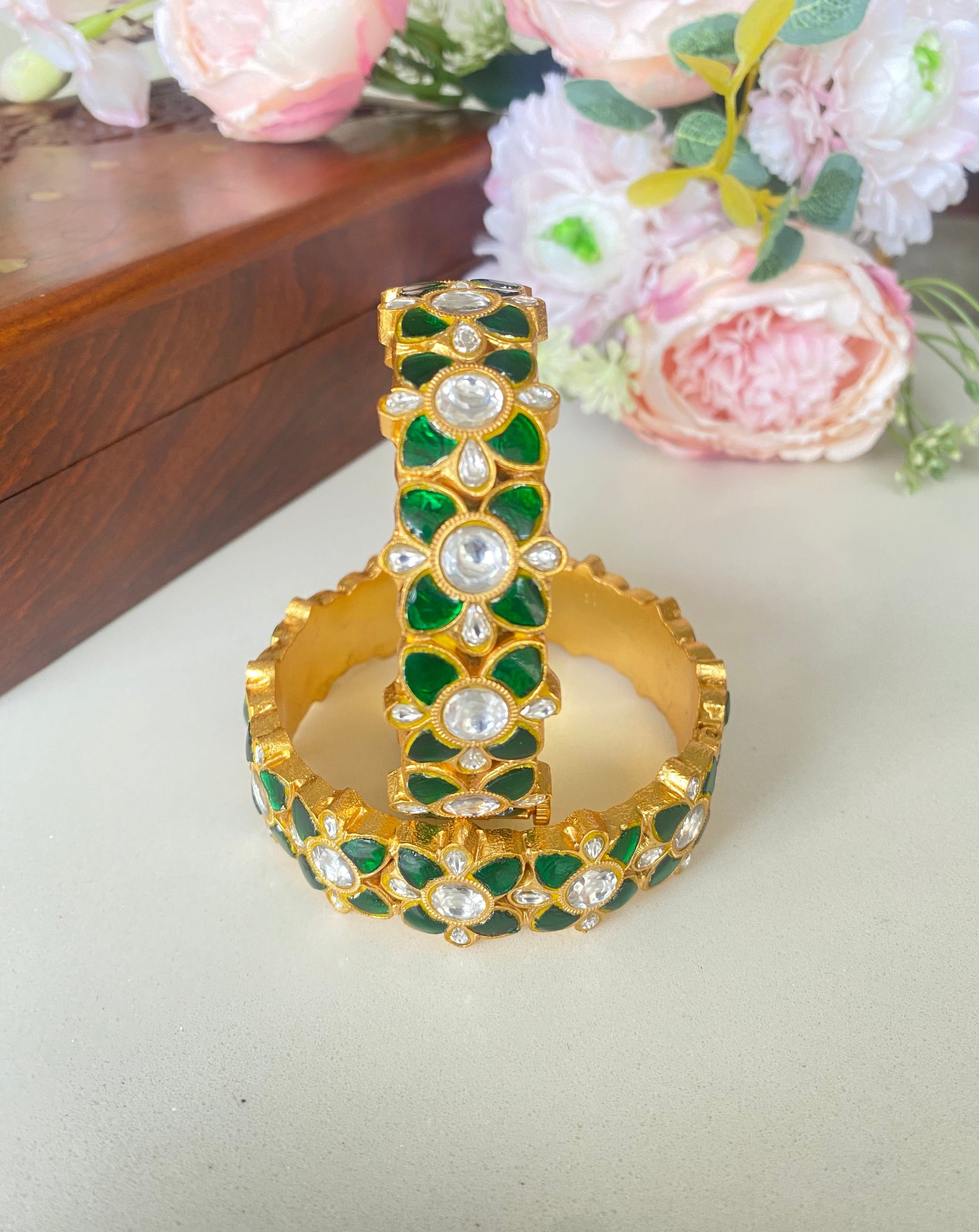 Gold plated Green Kundan Bangle