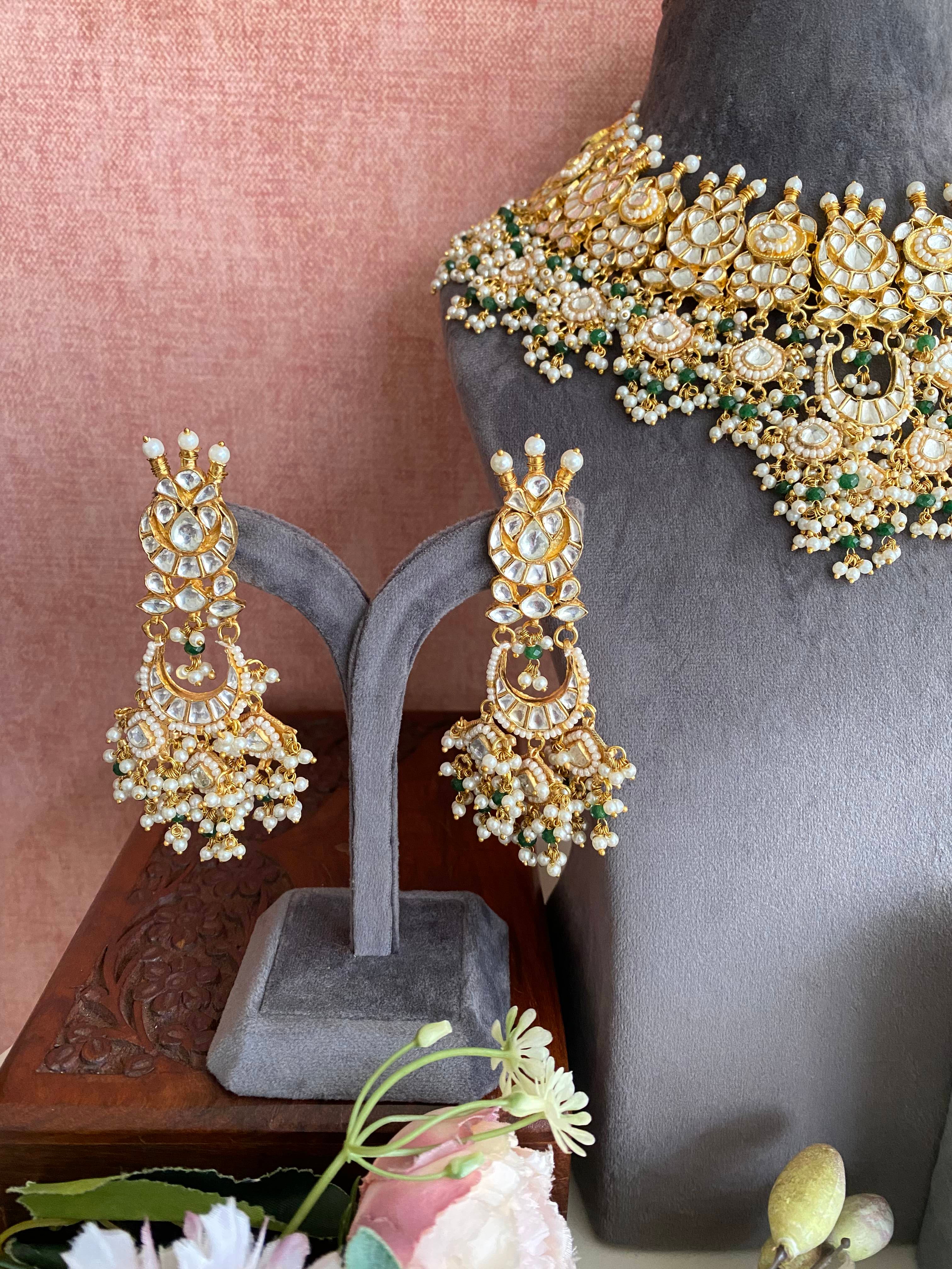 Necklace set with green drops
