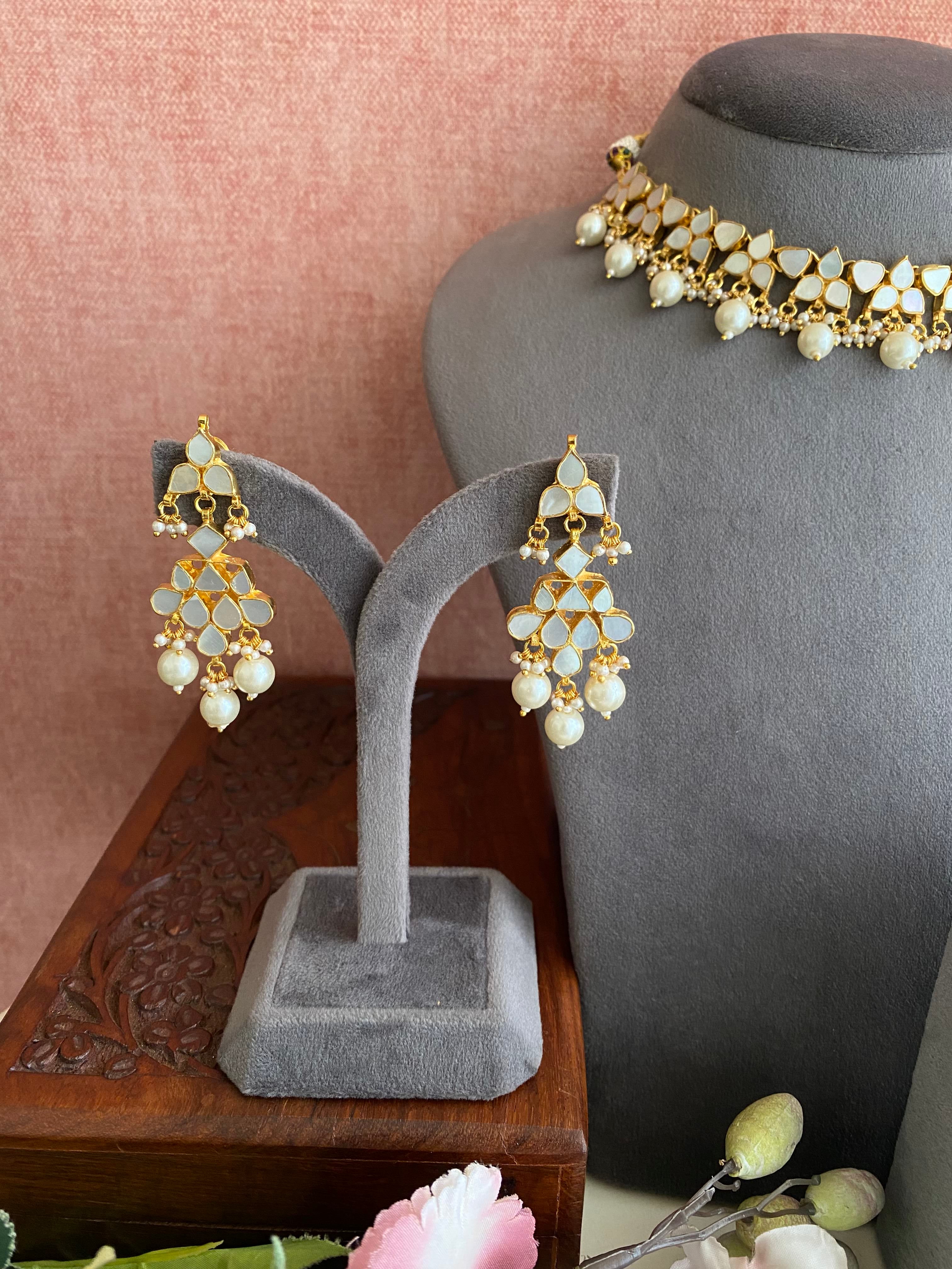 Mother of pearl necklace set