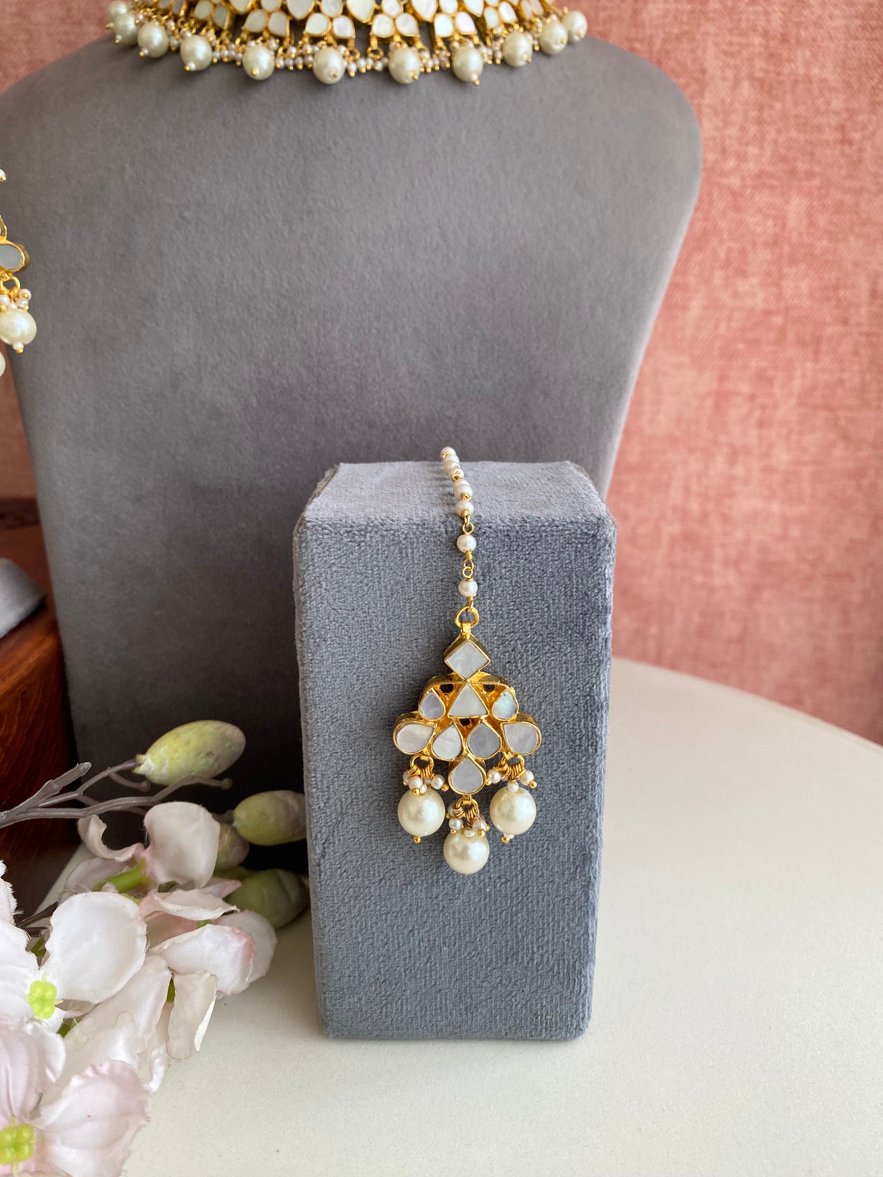 Mother of pearl necklace set