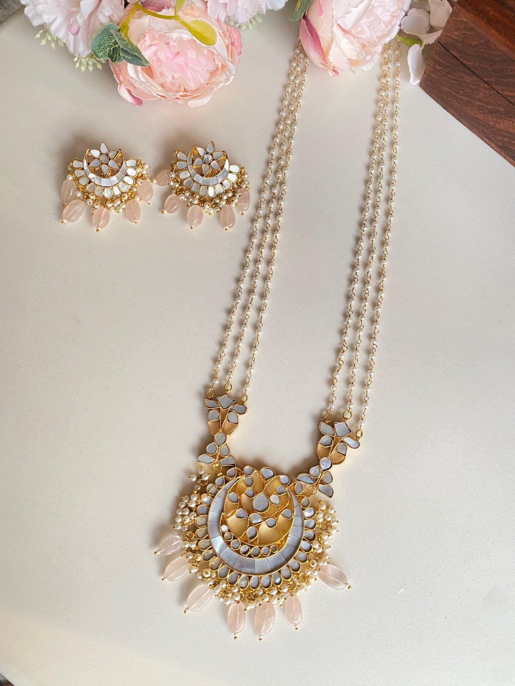Mother of pearl long set with pink drops