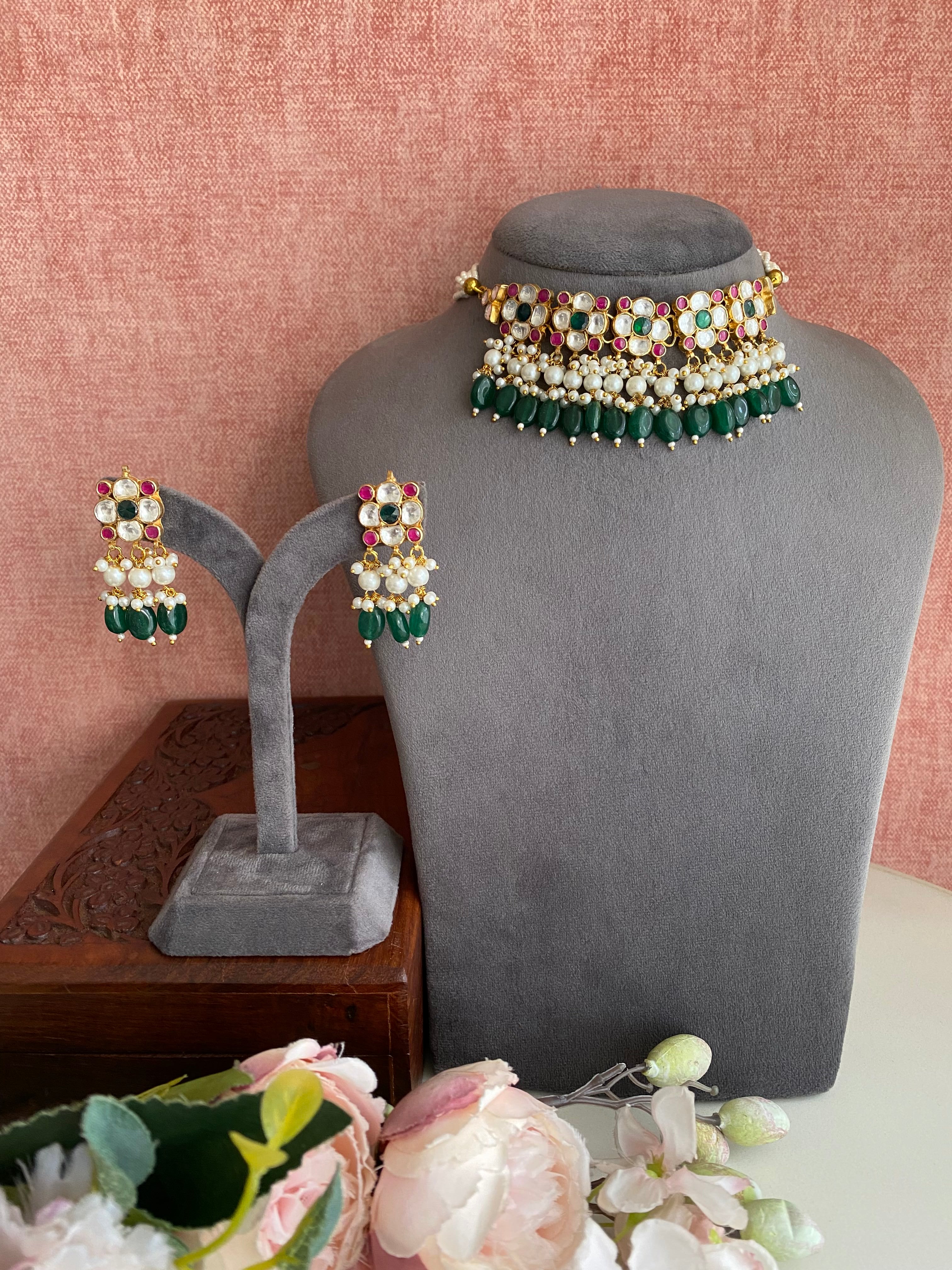 Gold plated Kundan Choker Set in Green Drops