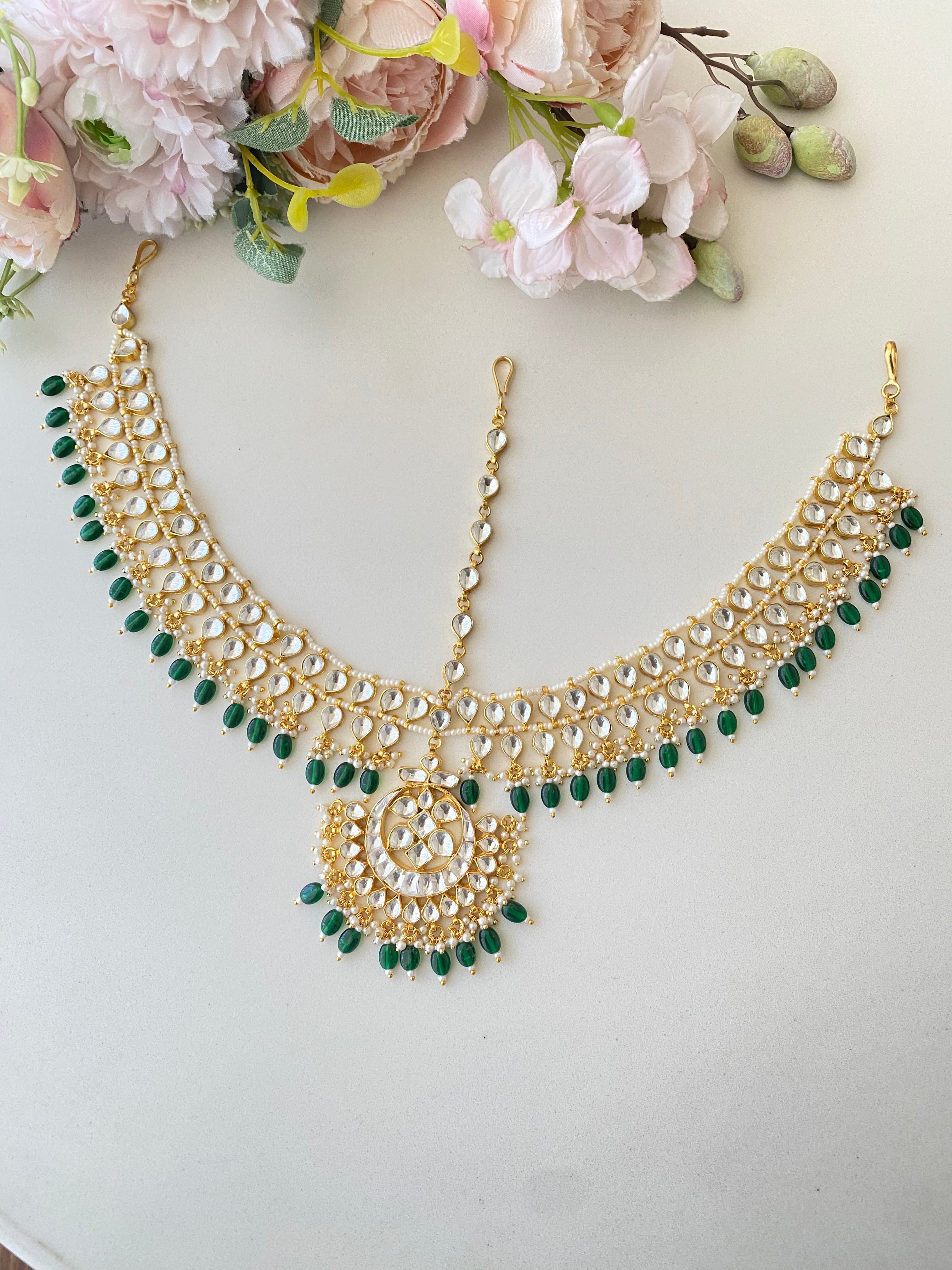 Gold Plated Kundan Mathapatti in Green drops