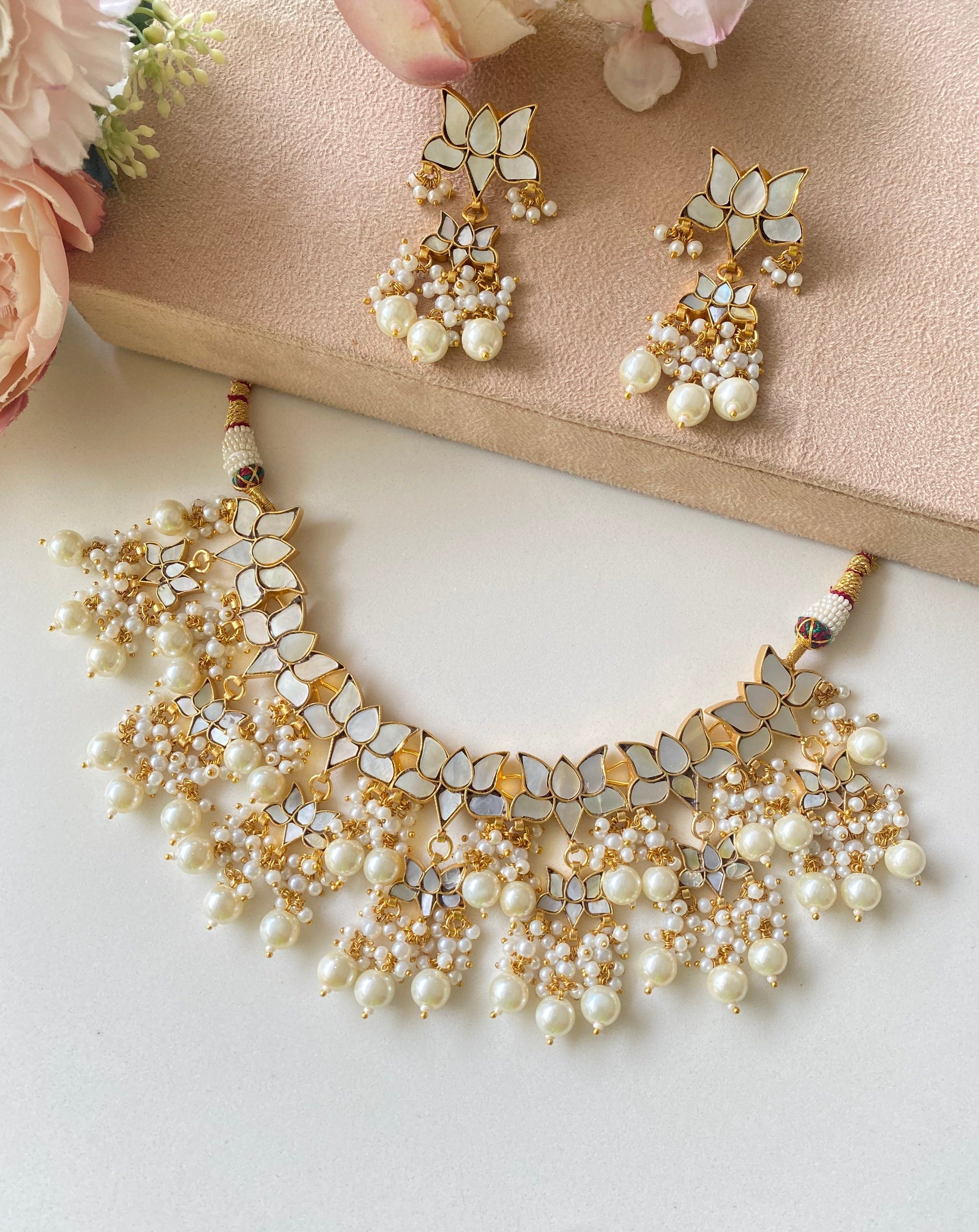 Mother Of Pearl Lotus Necklace Set