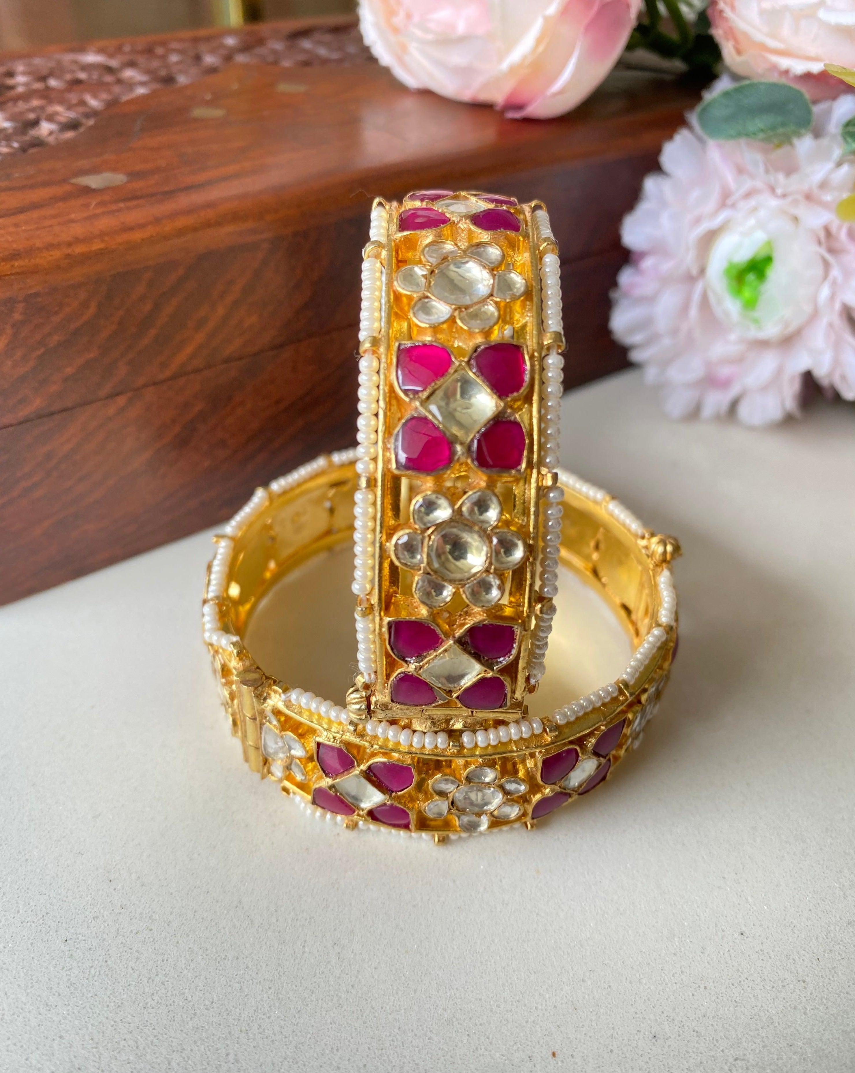 Gold Plated Pink Kundan bangle