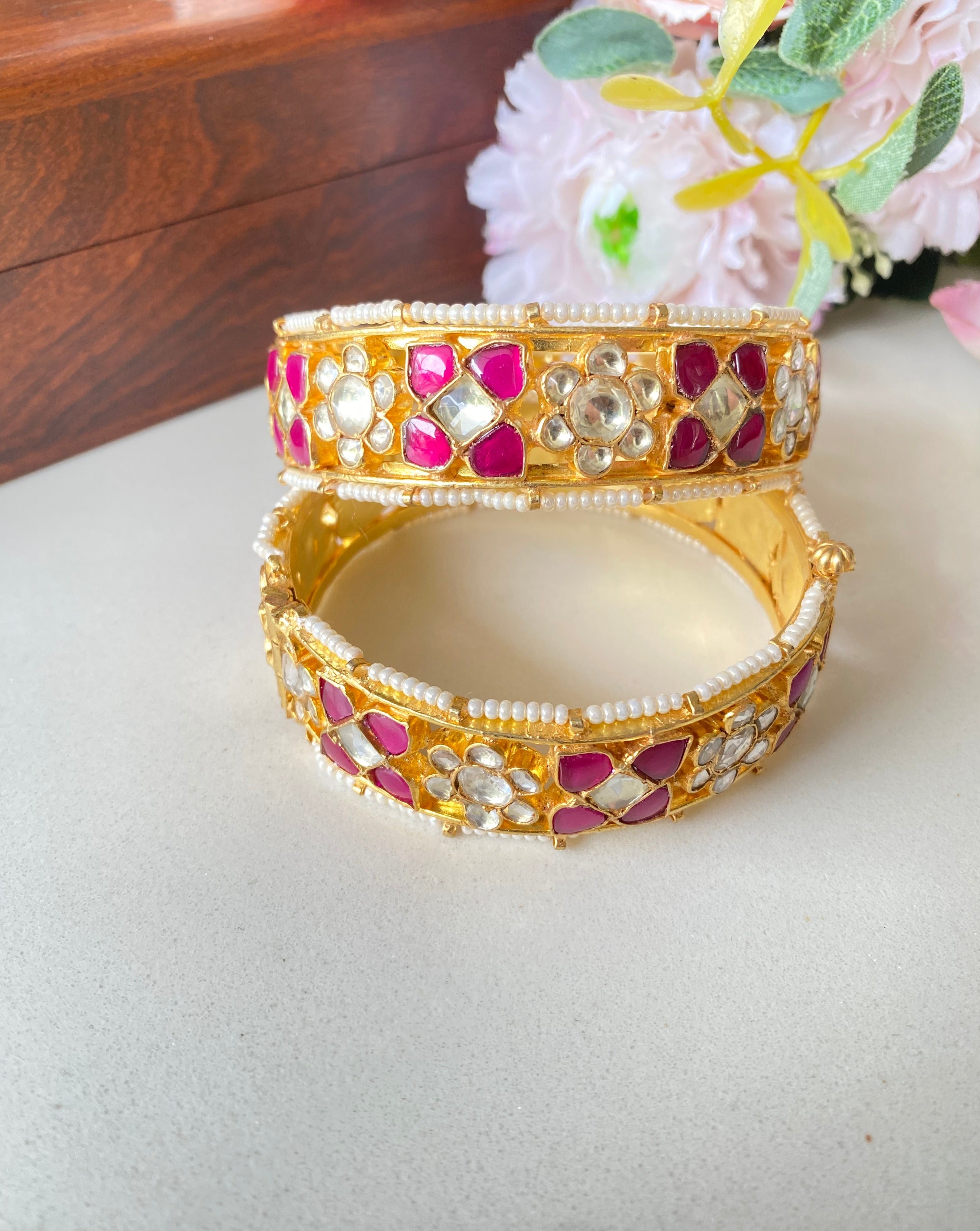 Gold Plated Pink Kundan bangle