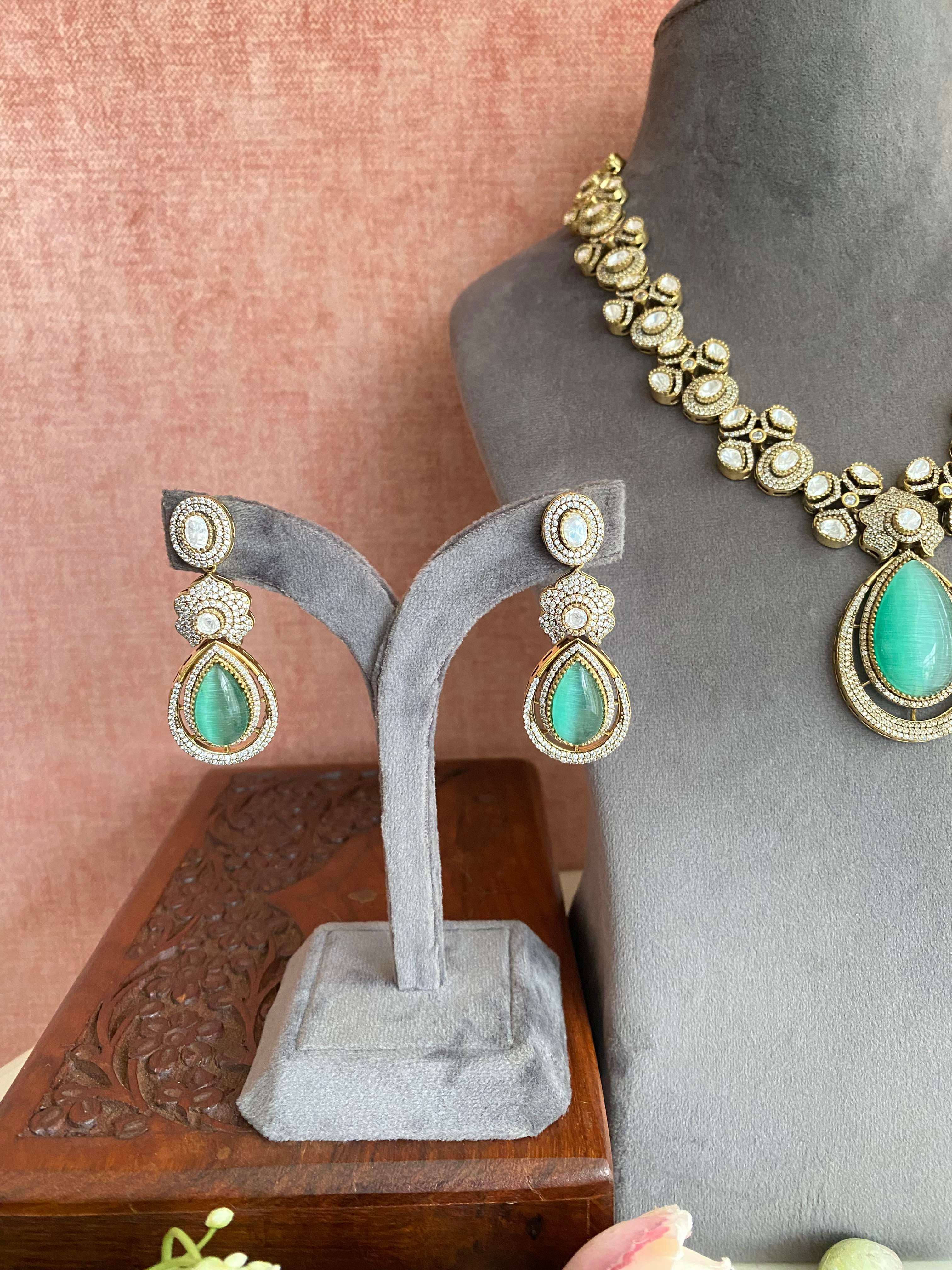 silver plating Moissanite Mint Stone Necklace set