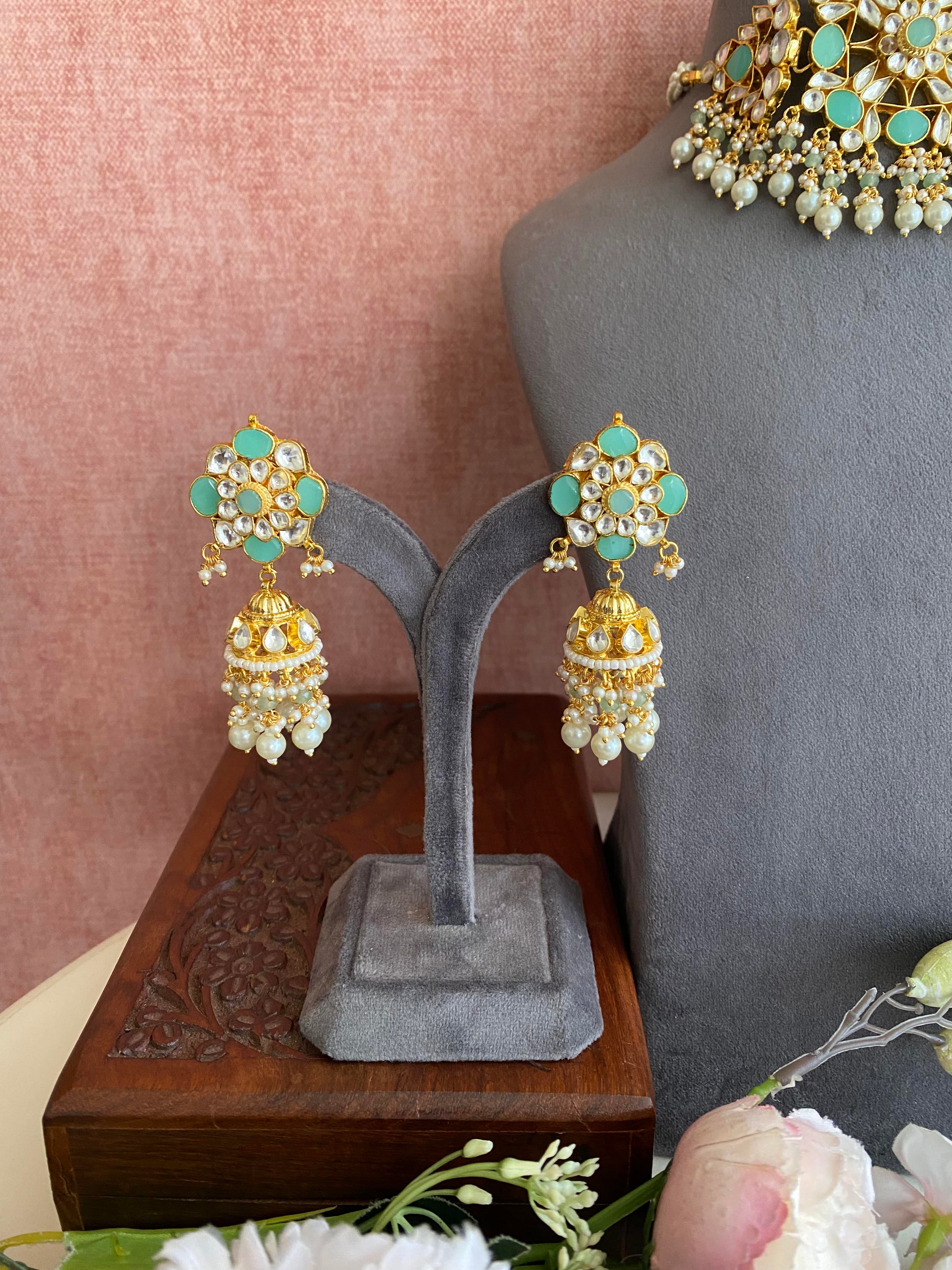 Gold plated Kundan Choker Set