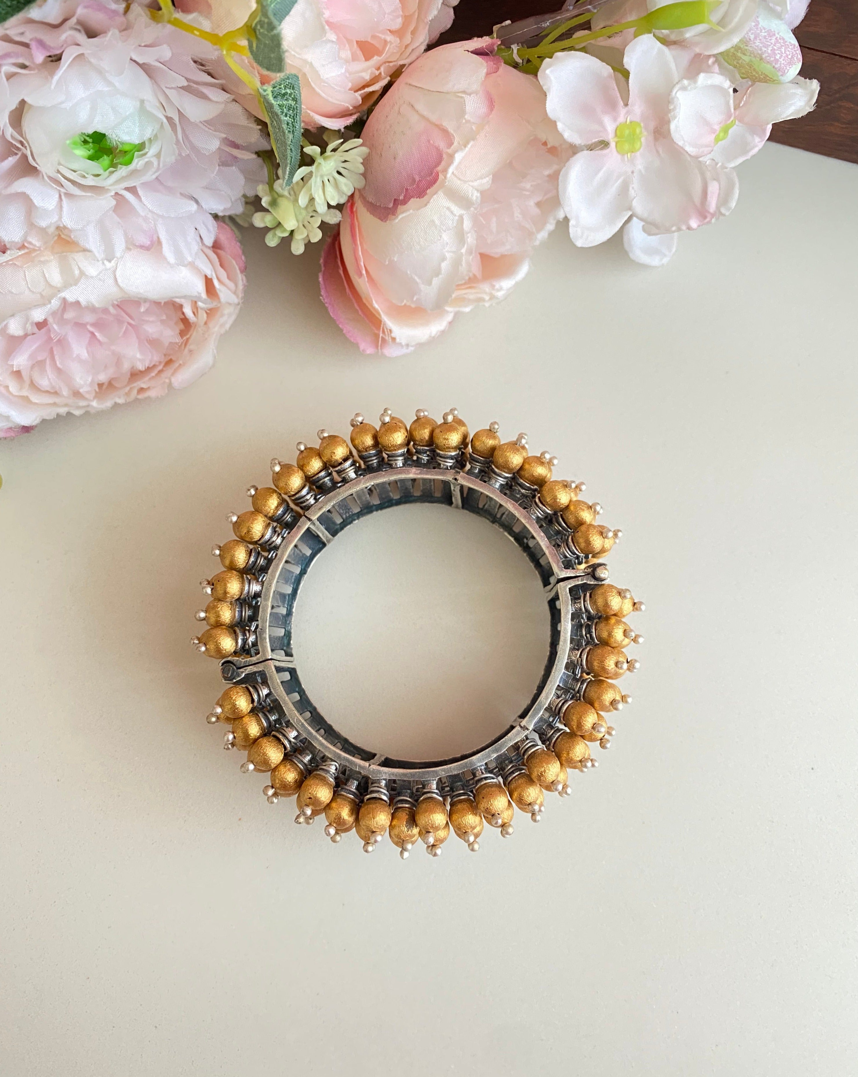 Gold and silver kada