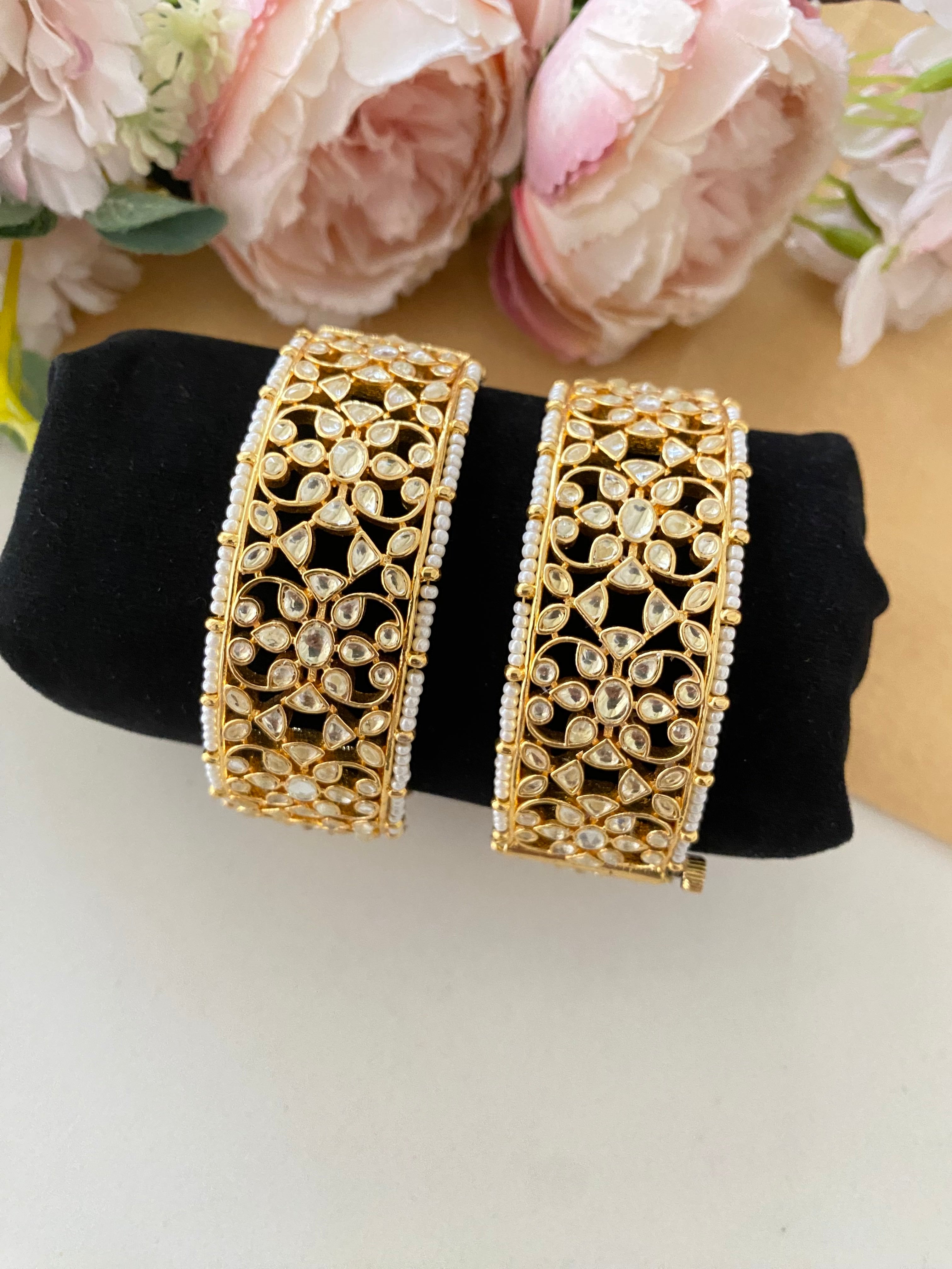 Gold plated Kundan Broad Bangle