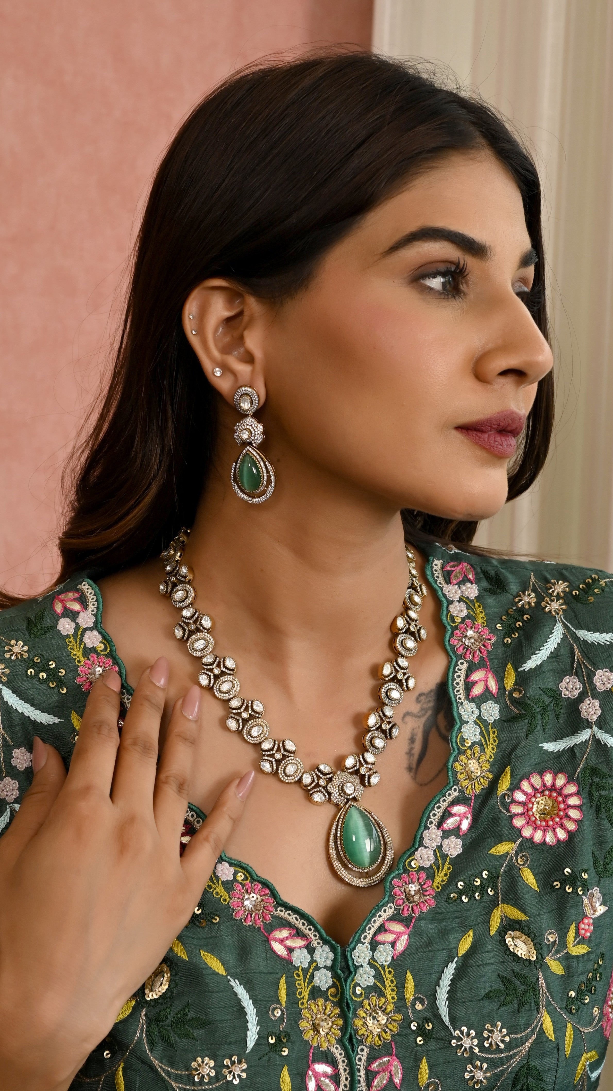 silver plating Moissanite Mint Stone Necklace set