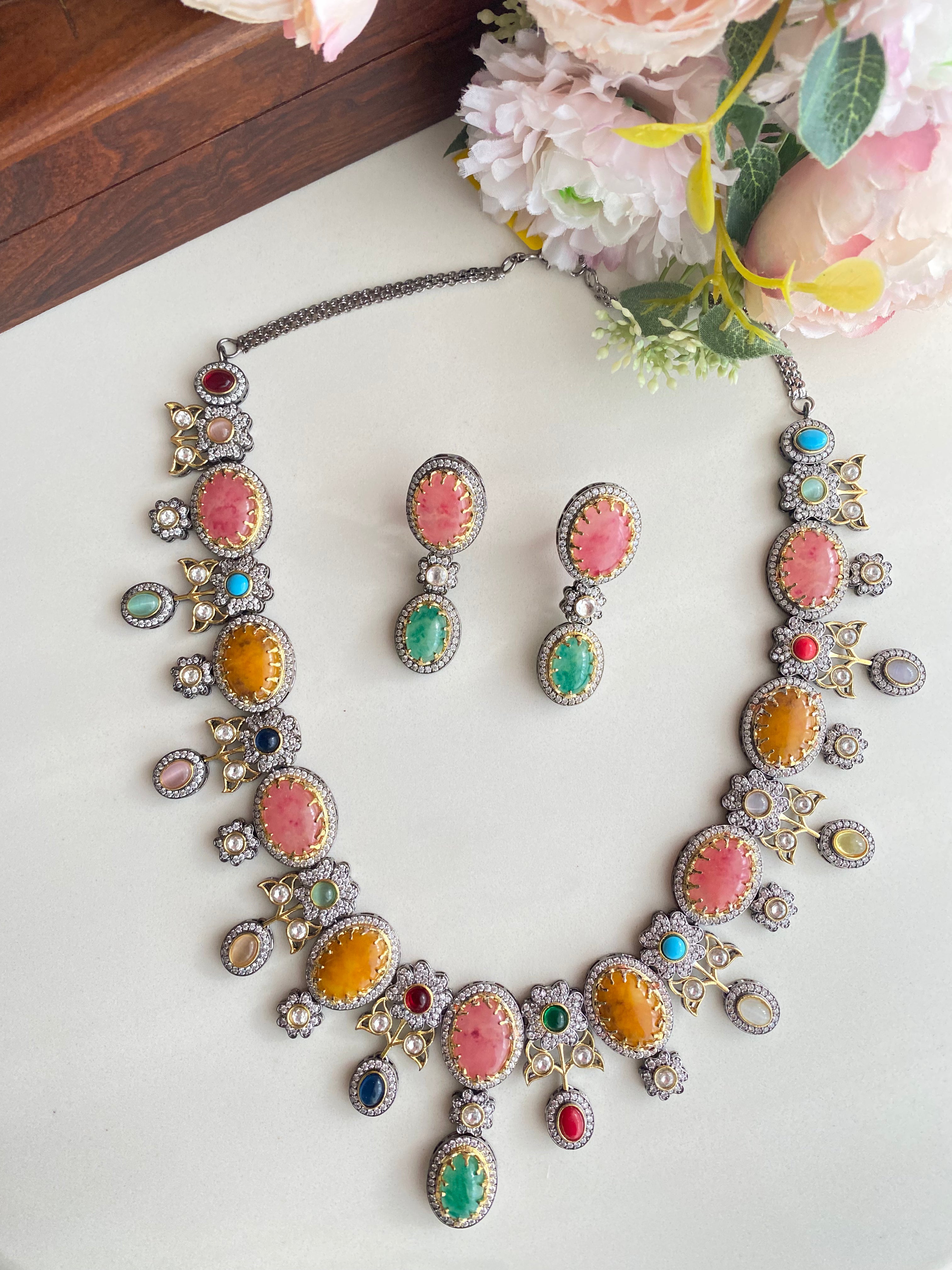 Victorian Silver plating necklace set