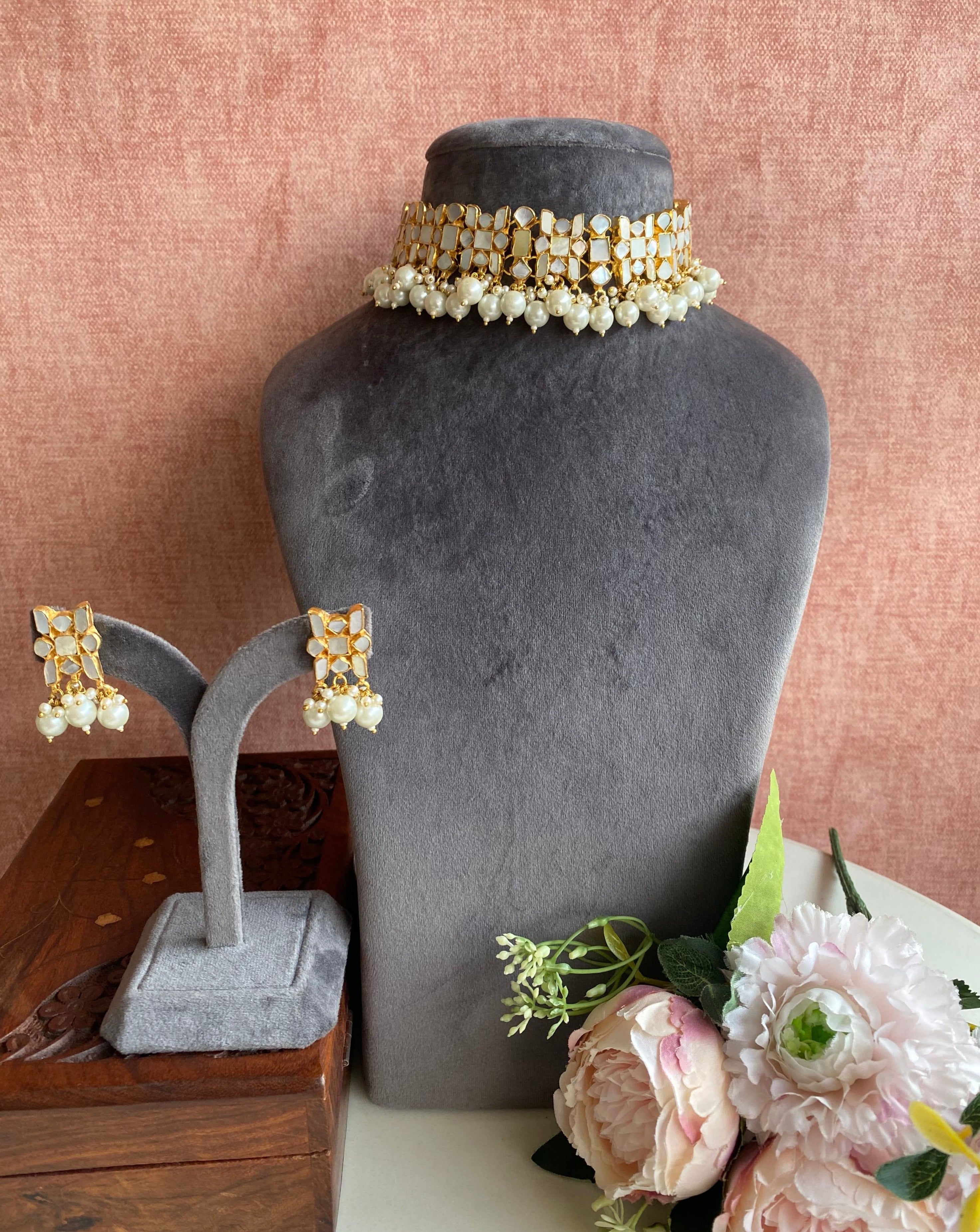 Mother of Pearl Choker set