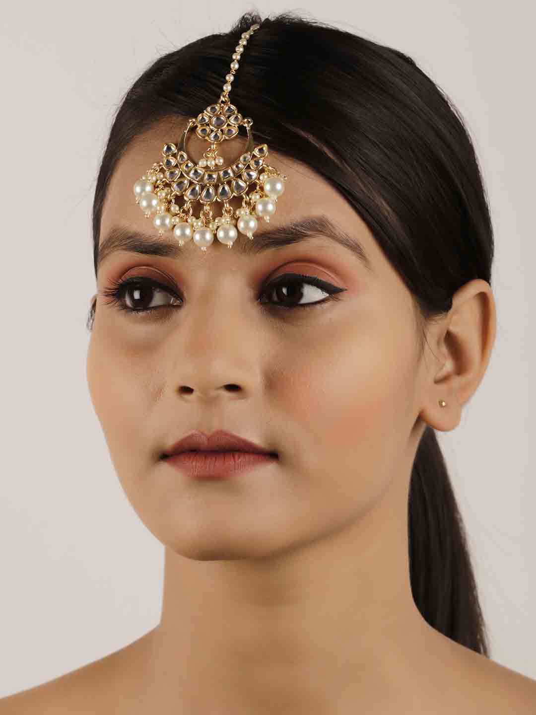 Kundan Tikka with Pearl Drops