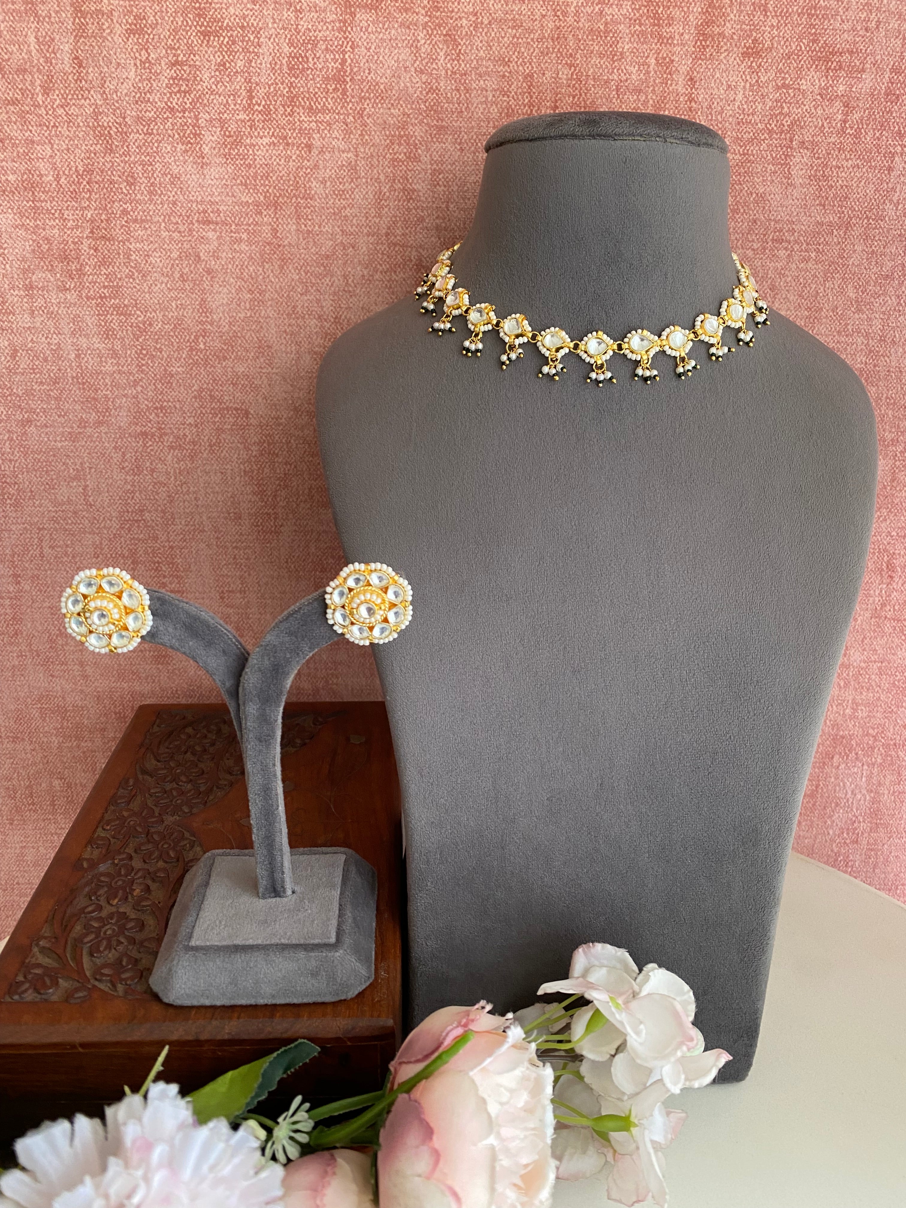 Gold plated Kundan necklace with studs