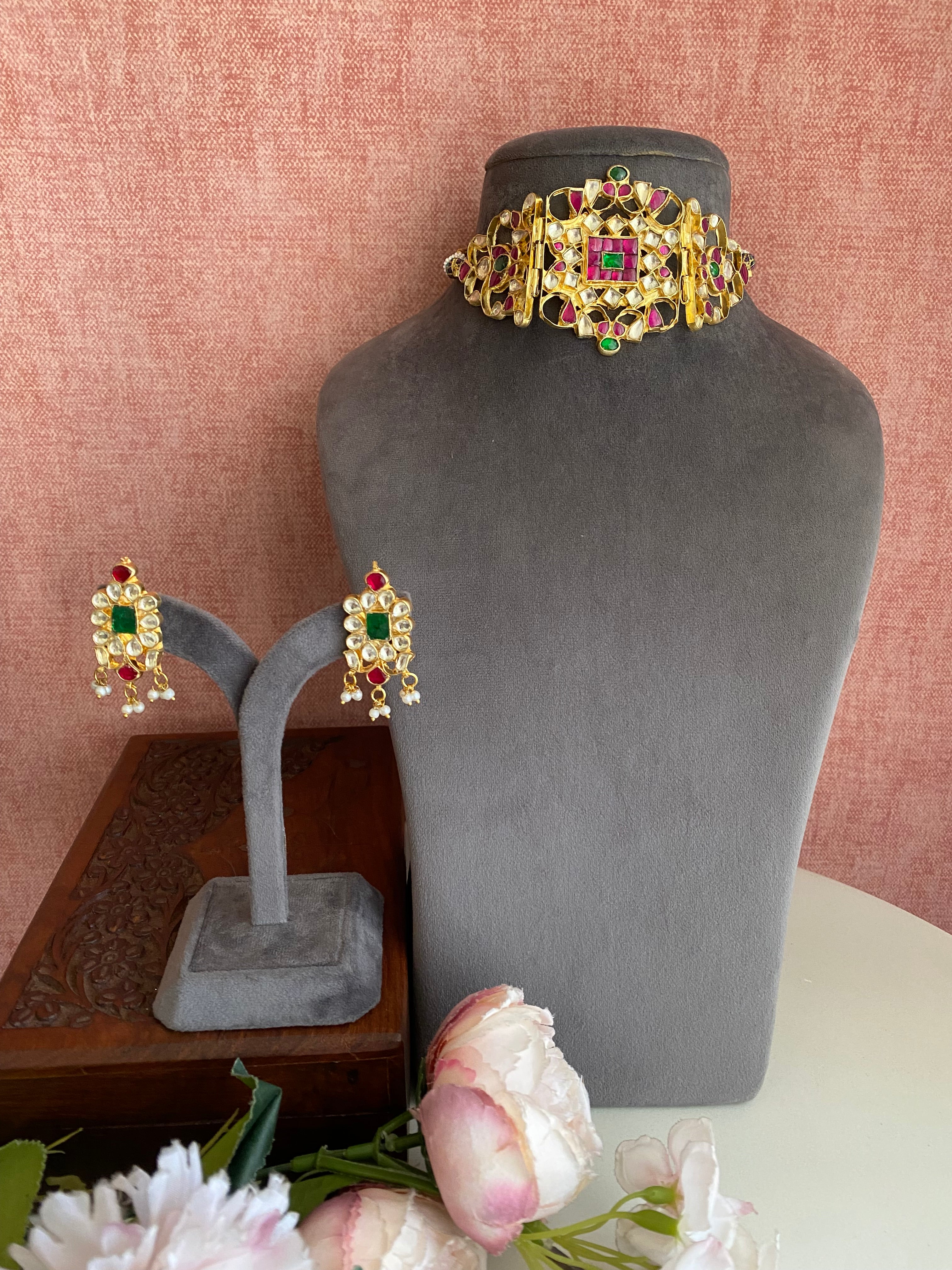 Gold plated Kundan Choker Set
