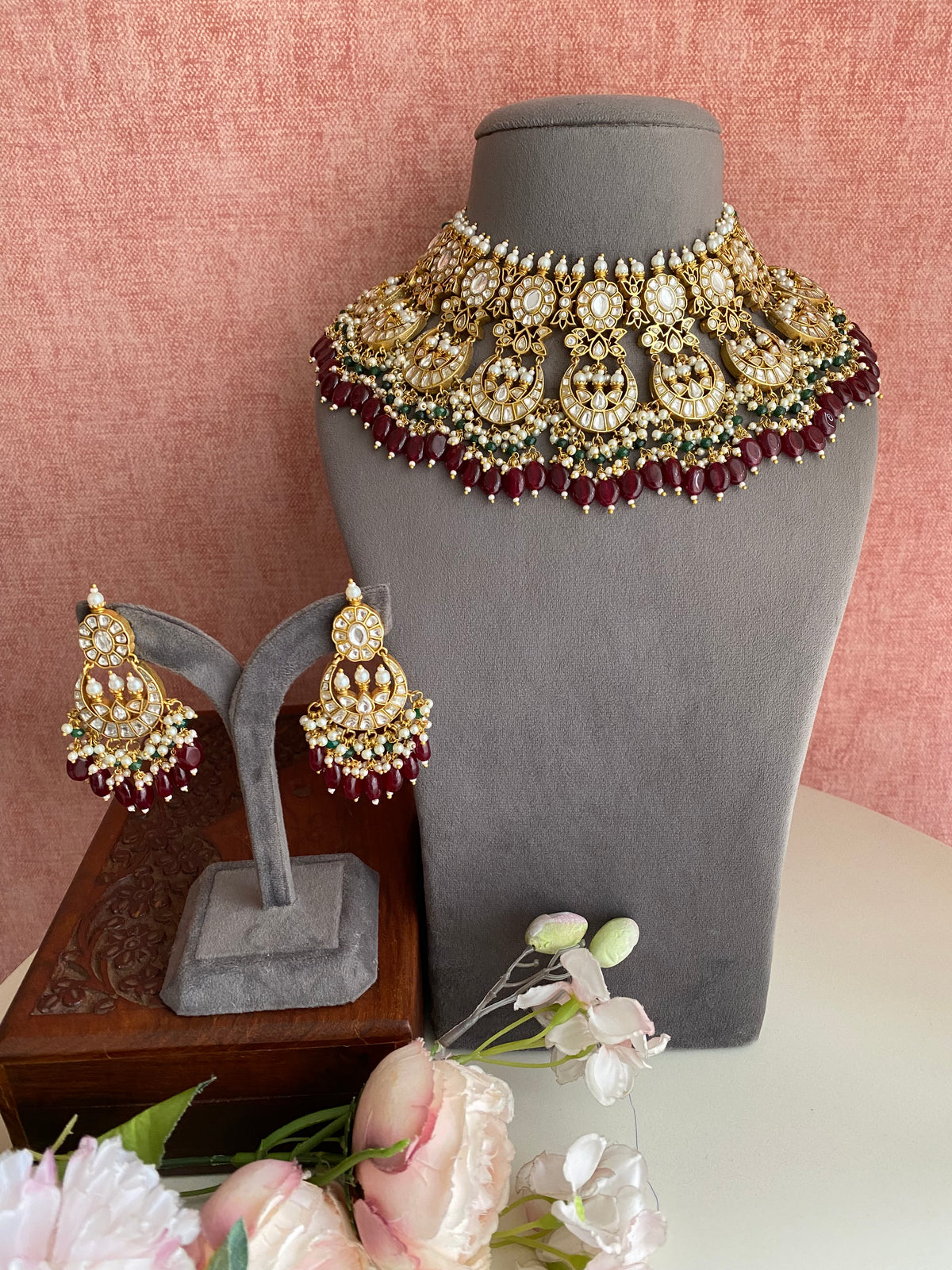 Gold plated Kundan choker Set