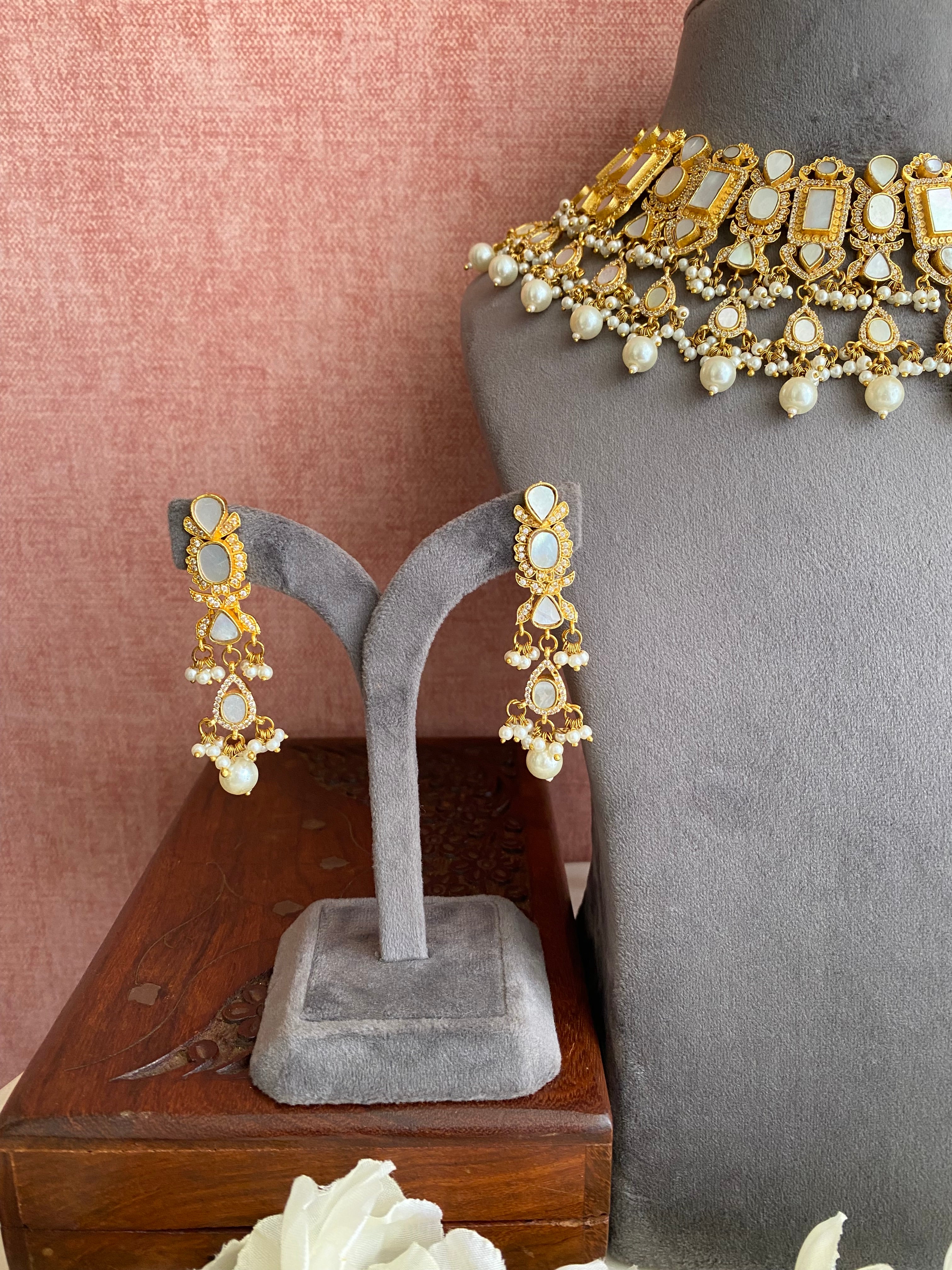Mother Of Pearl Necklace Set in Pearl Drops