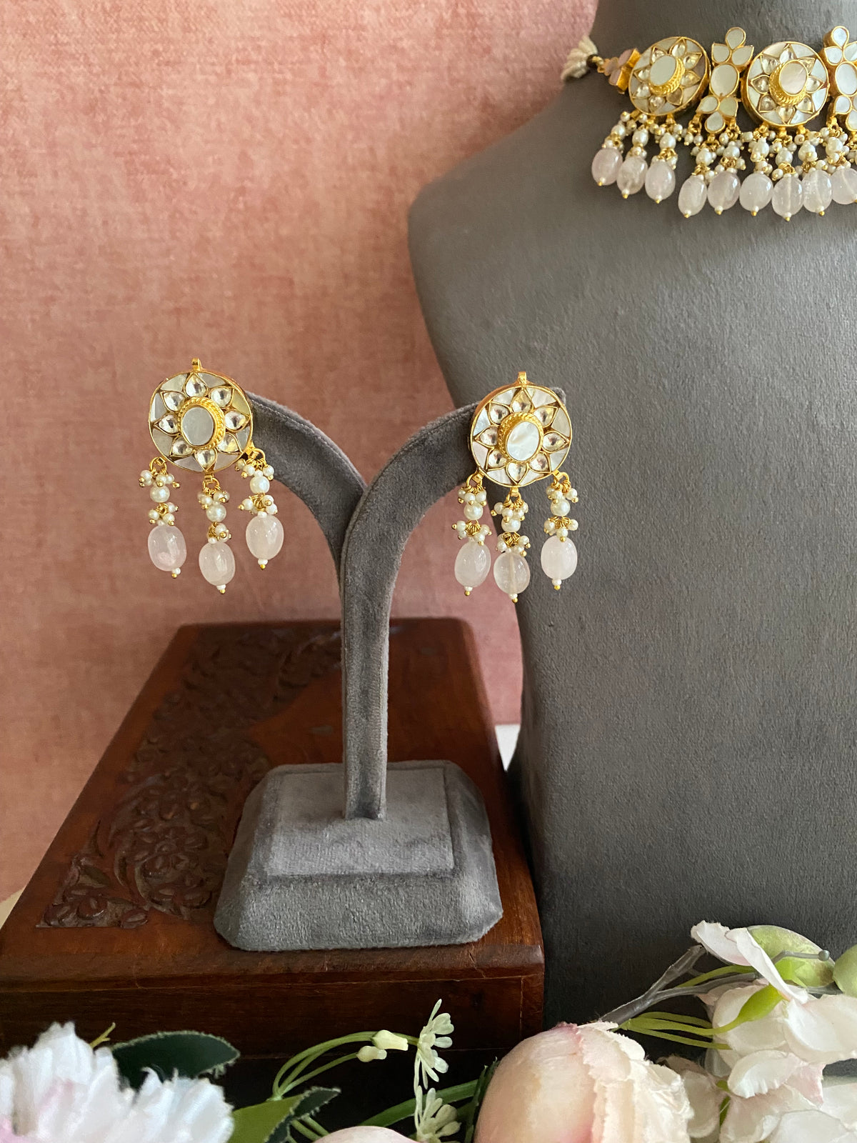 Mother Of Pearl Necklace Set in pink drops